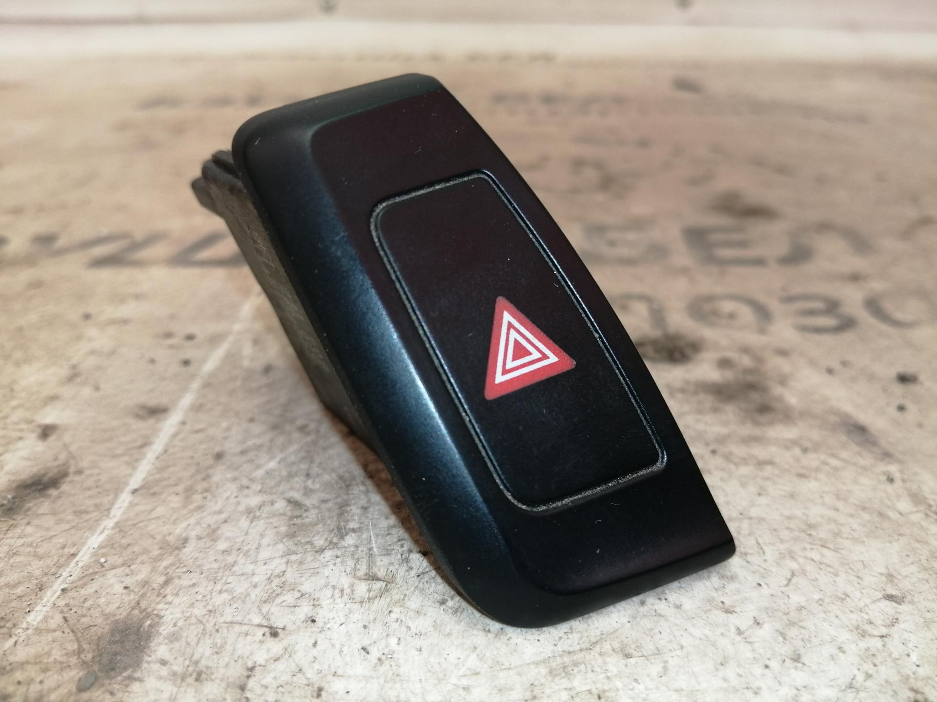 Кнопка аварийной сигнализации Audi A4 B5 купить в России