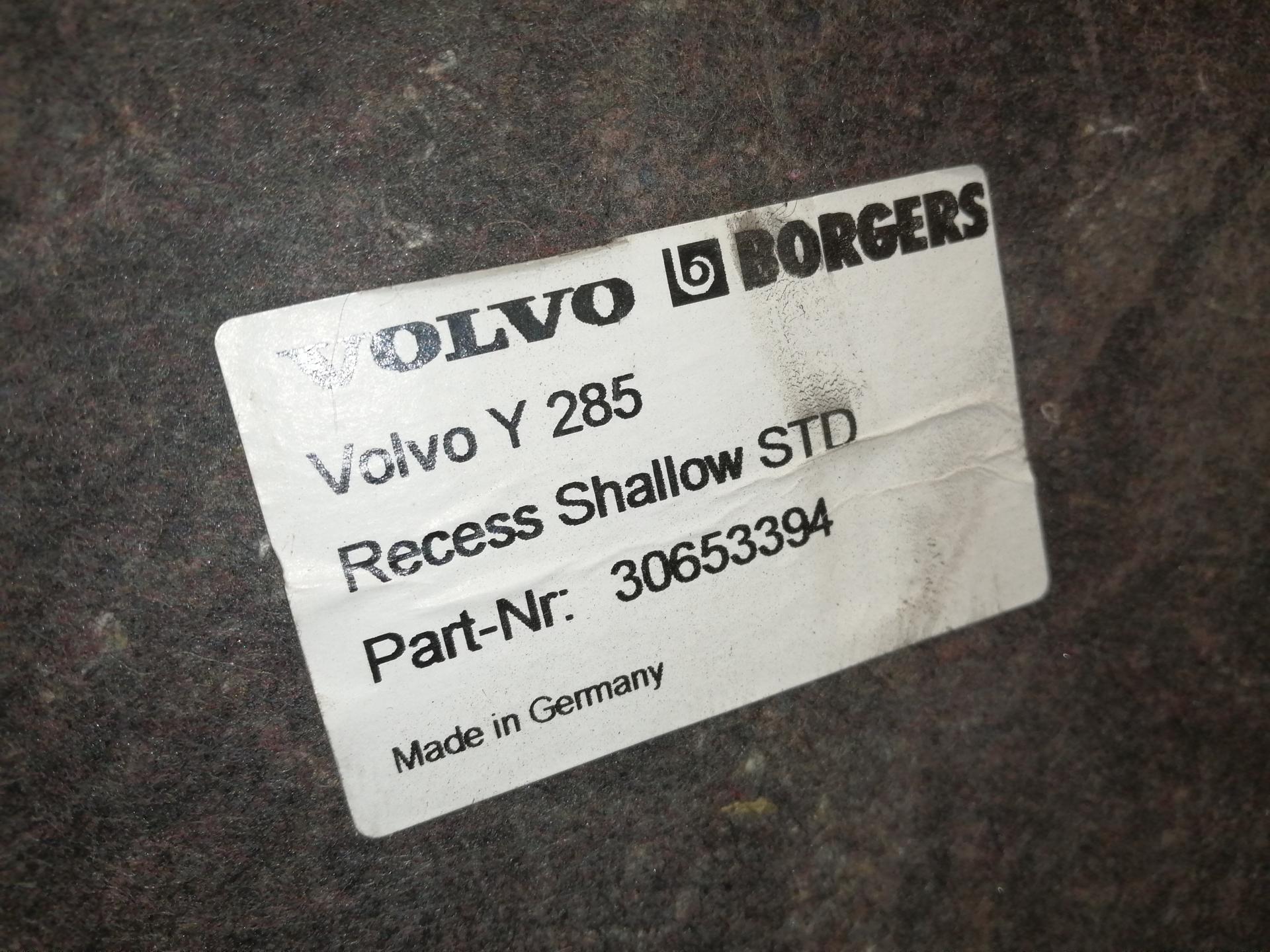 Пол багажника Volvo V70 2 купить в России
