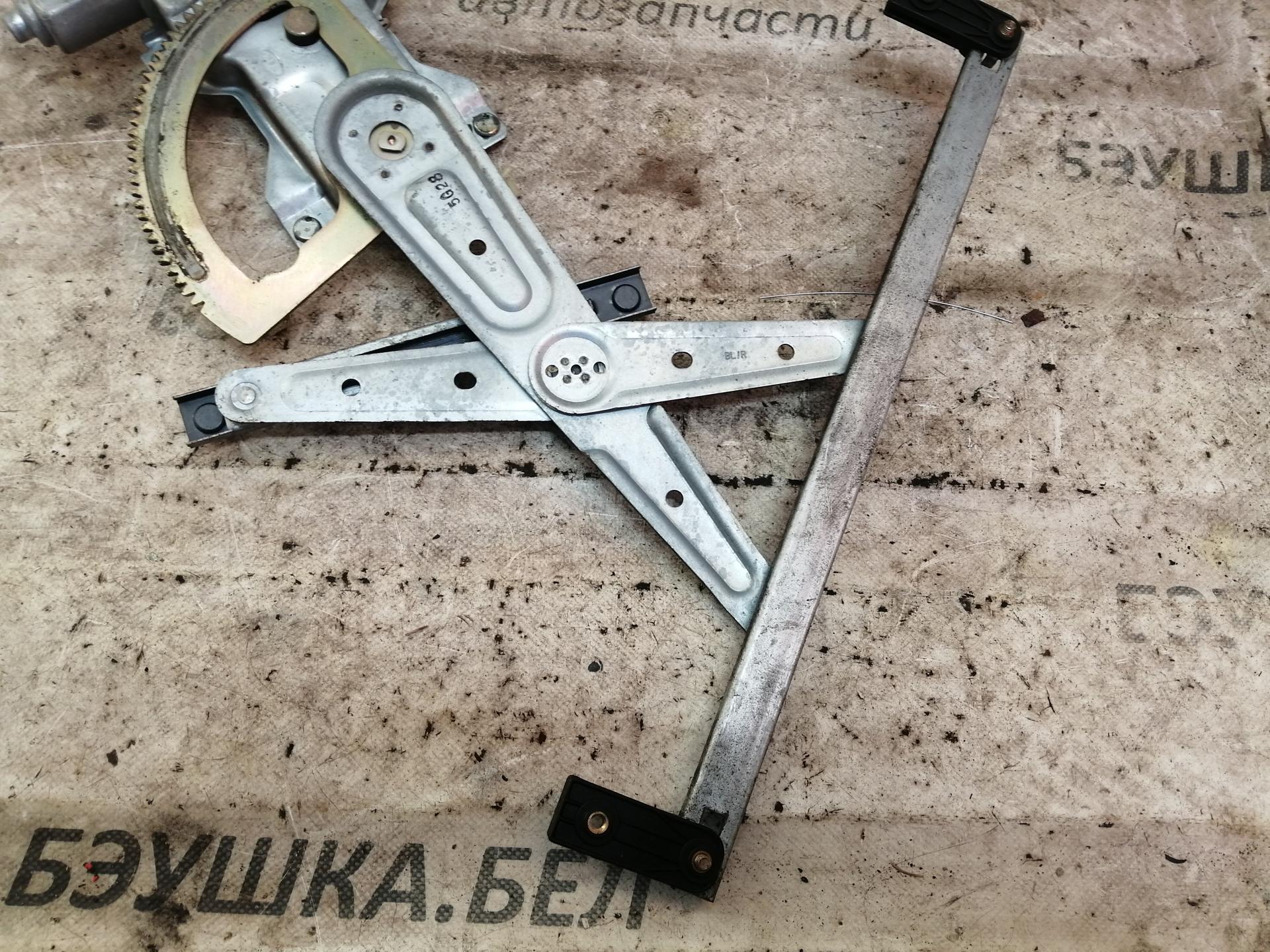 Стеклоподъемник механический двери задней правой Kia Sorento 1 купить в России