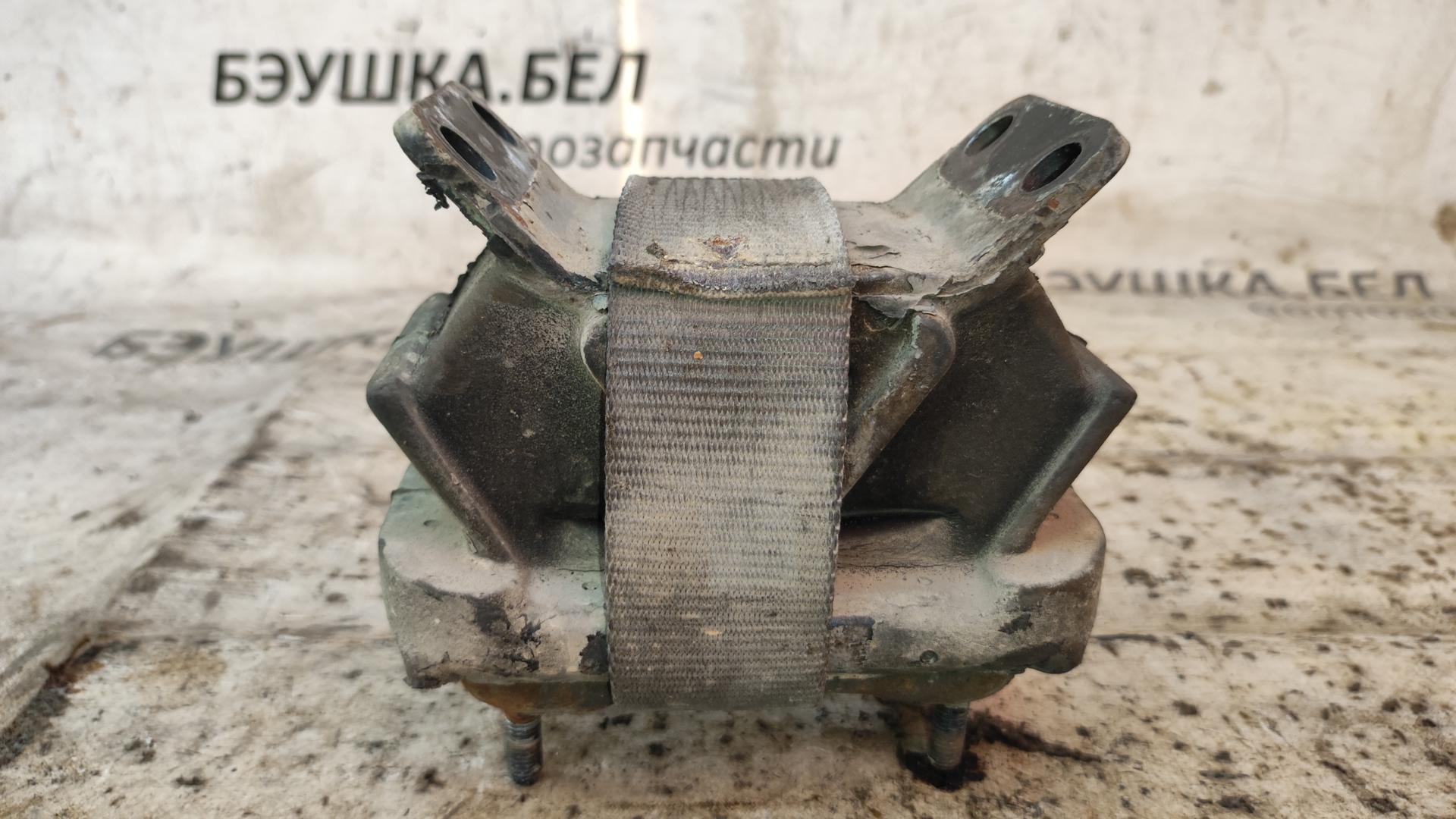 Подушка (опора) крепления КПП Kia Sorento 1 купить в России