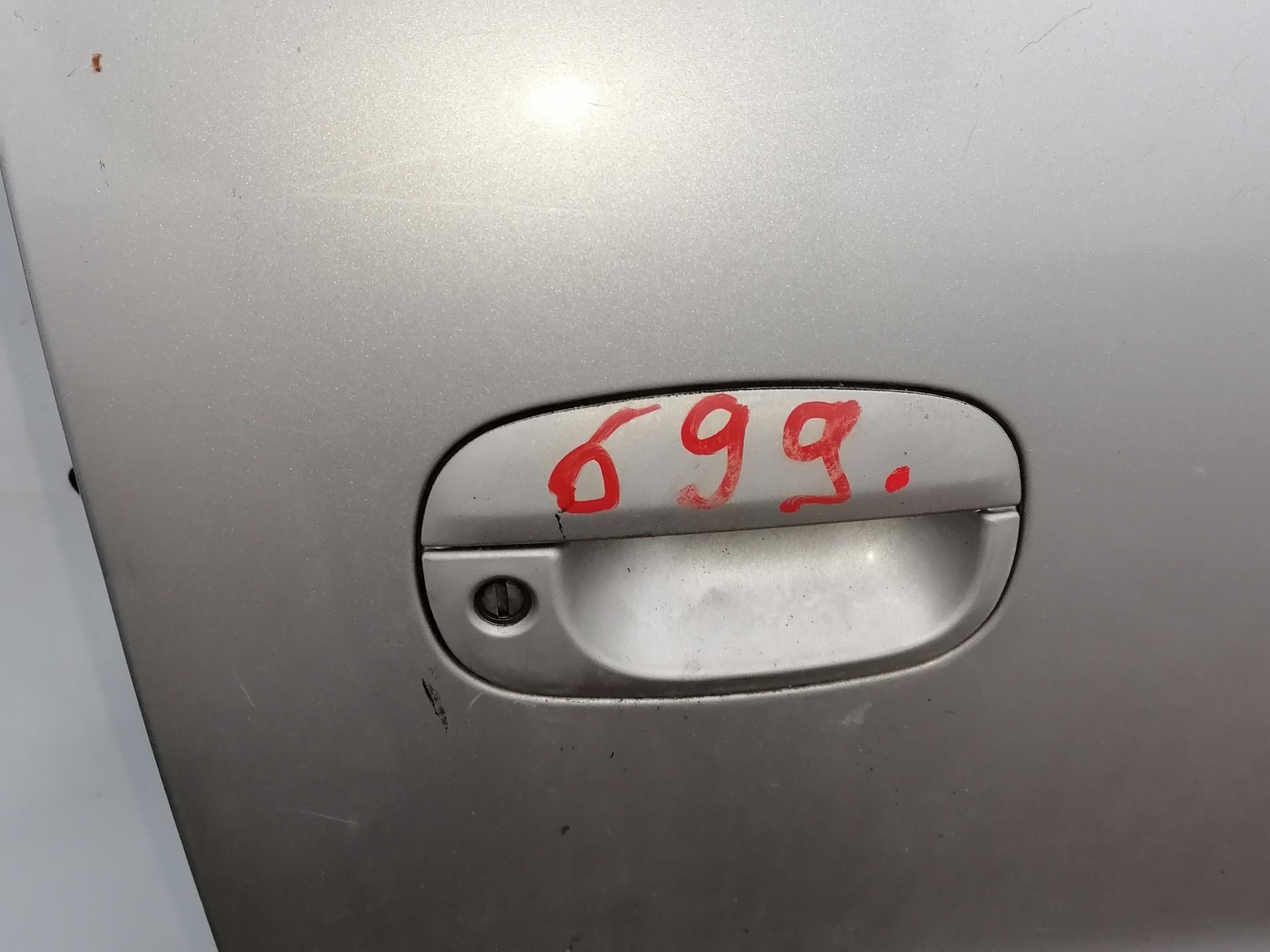 Дверь передняя правая Hyundai H1 1 купить в Беларуси