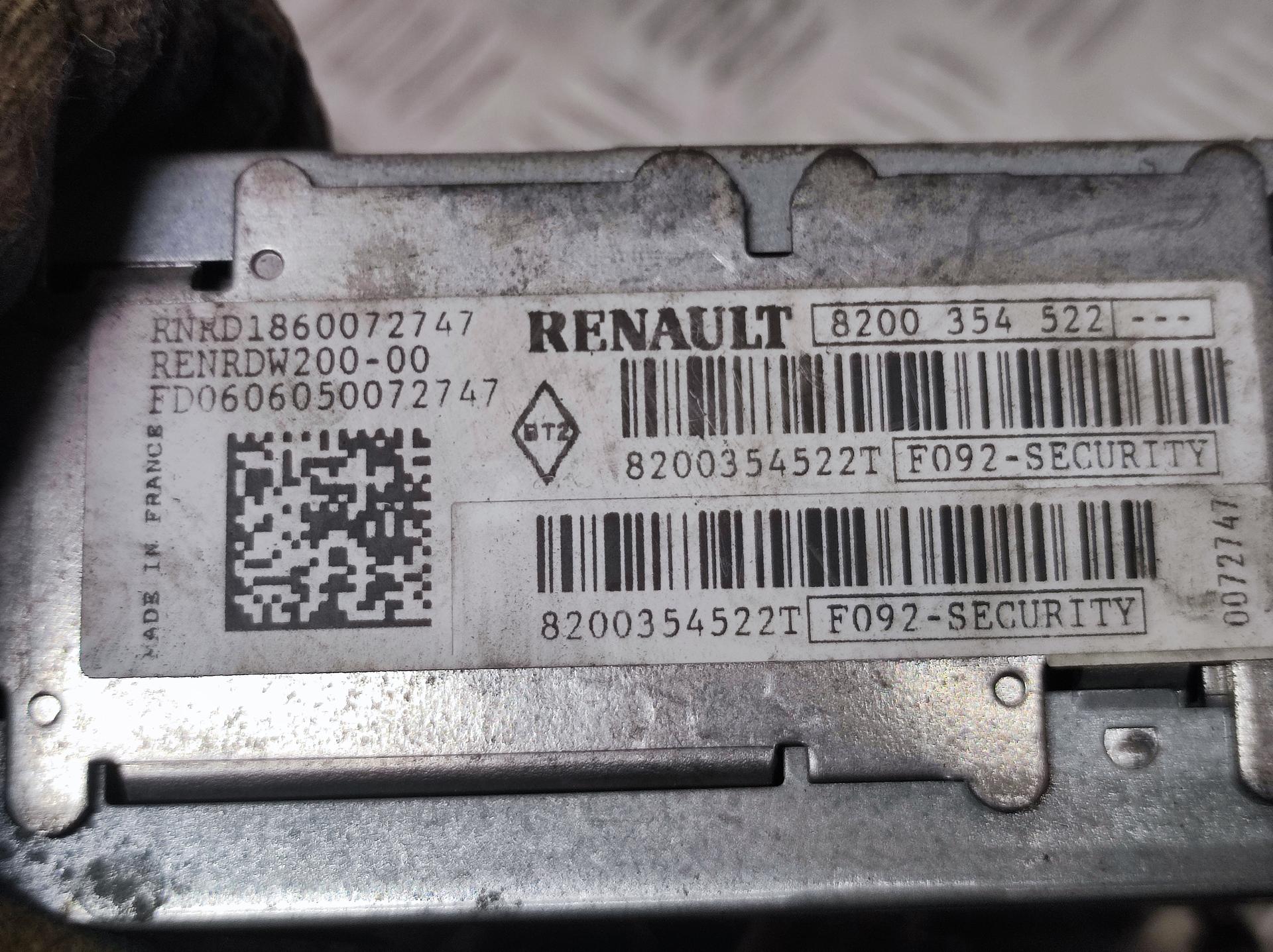Магнитола Renault Trafic 2 купить в России
