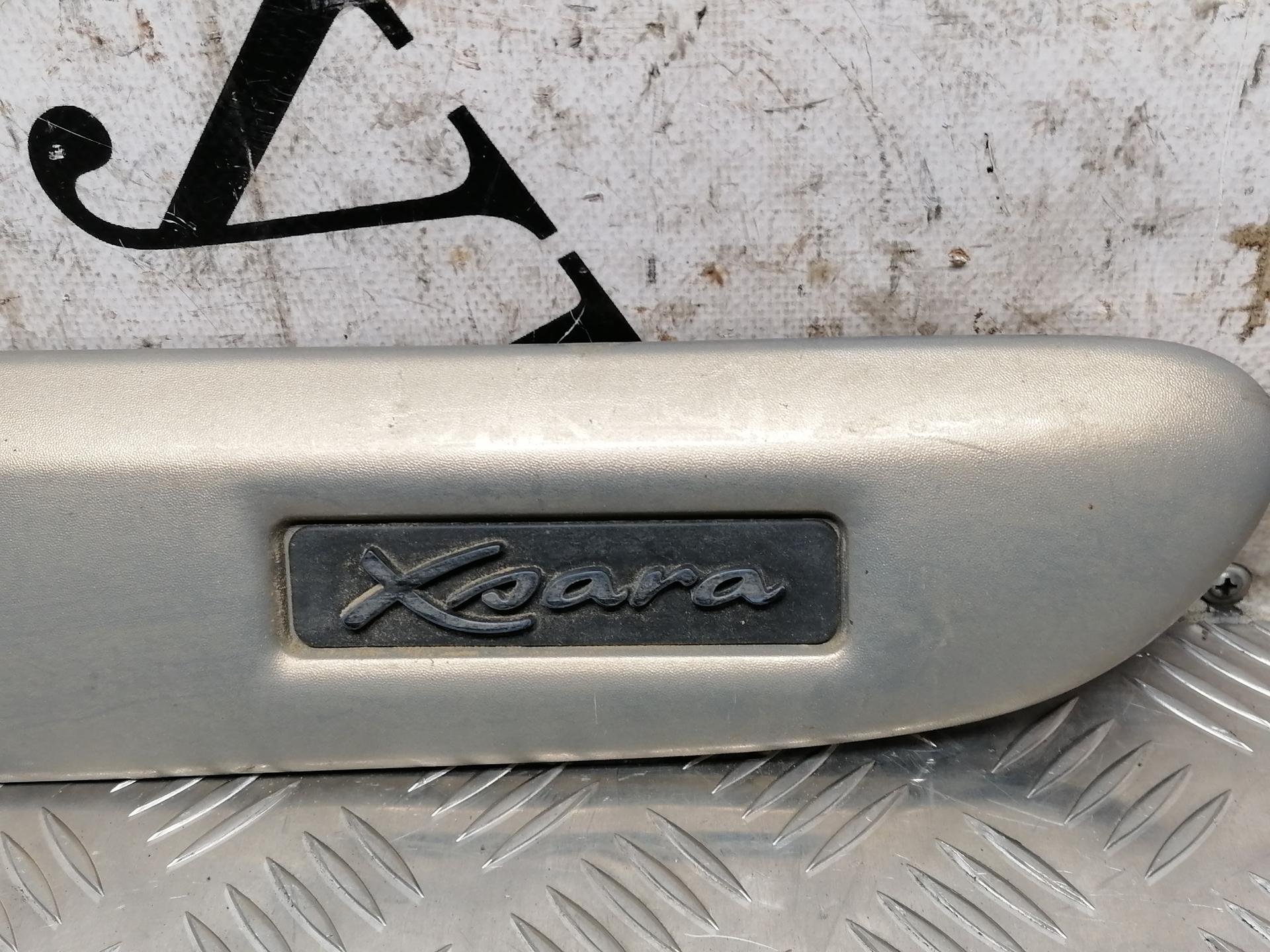 Накладка декоративная (молдинг) передней правой двери Citroen Xsara купить в России