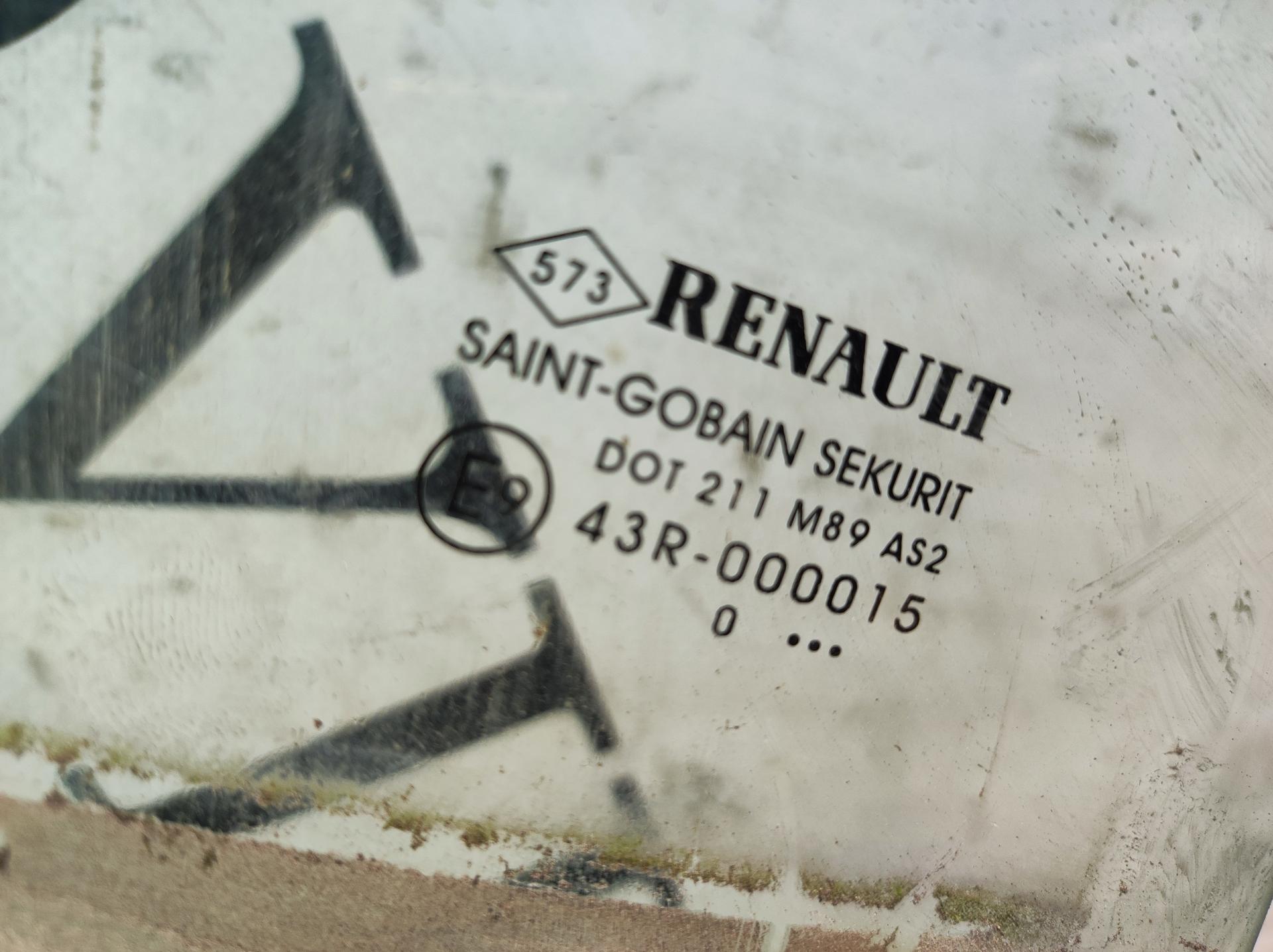 Стекло двери задней правой Renault Megane 2 купить в Беларуси