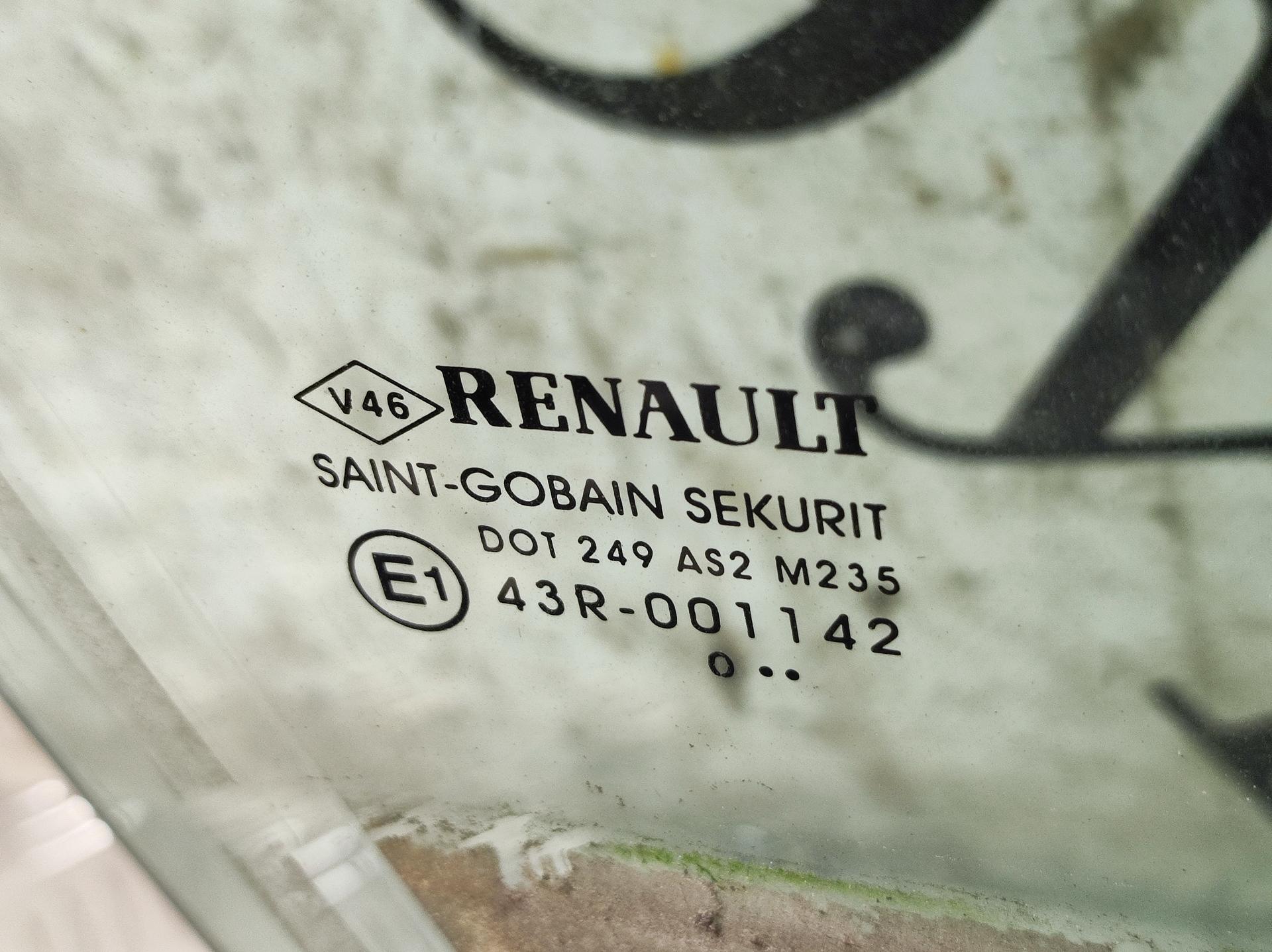 Стекло двери передней правой Renault Megane 2 купить в Беларуси