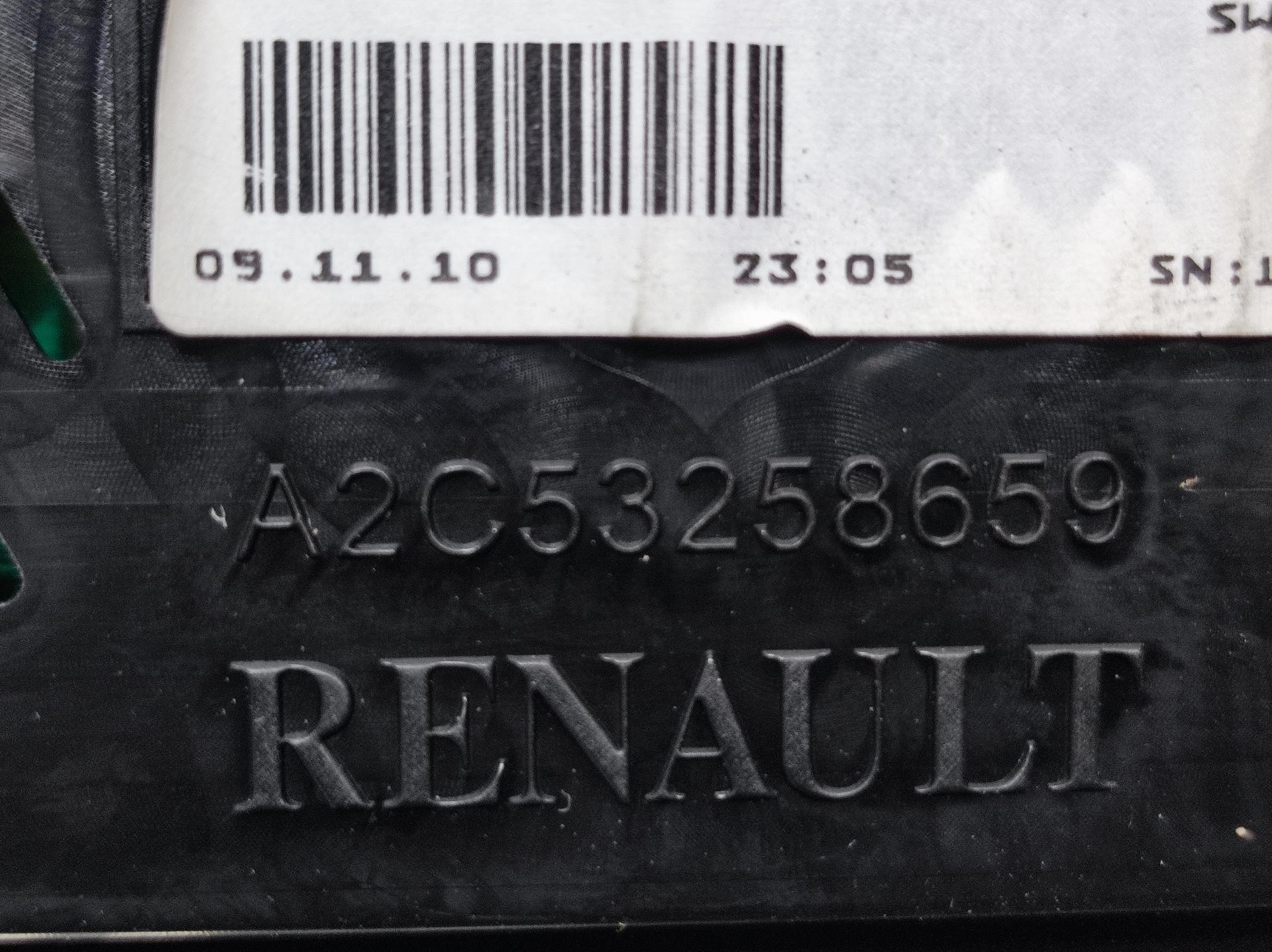 Панель приборная (щиток приборов) Renault Megane 2 купить в Беларуси