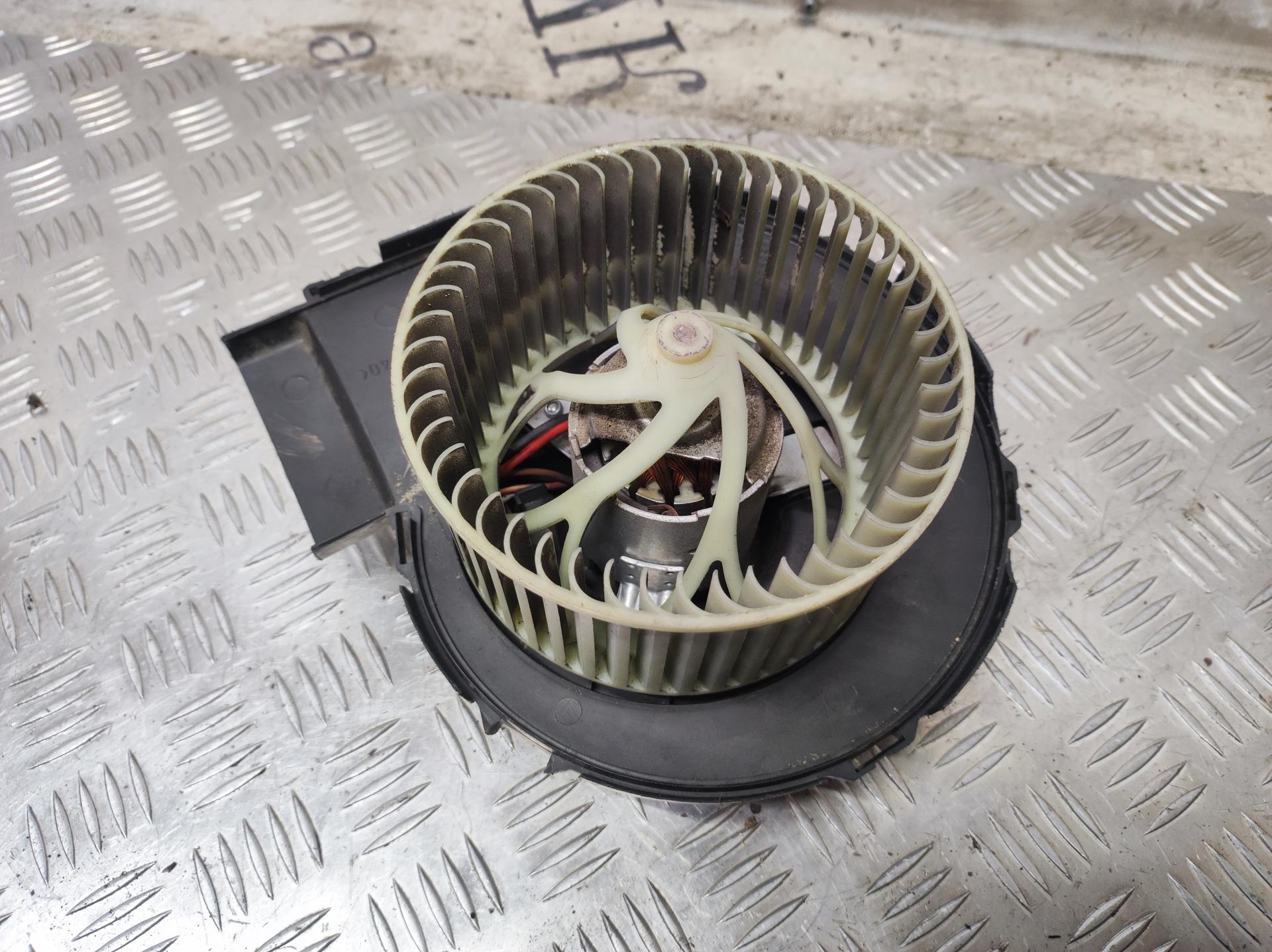 Моторчик печки (вентилятор отопителя) Citroen Saxo купить в России