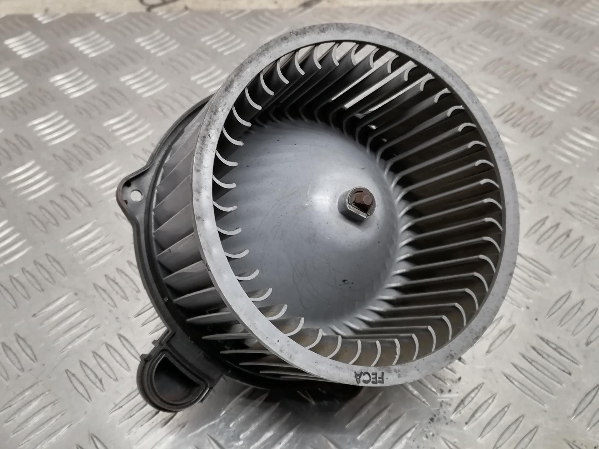 Моторчик печки (вентилятор отопителя) Hyundai ix35 купить в России