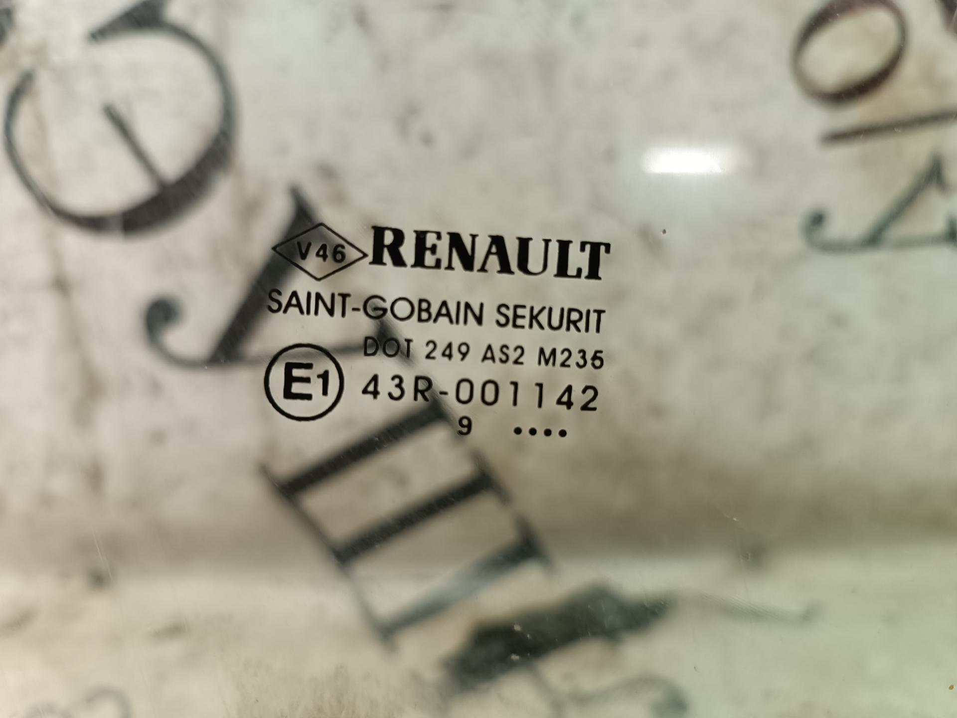 Стекло двери передней правой Renault Megane 2 купить в России