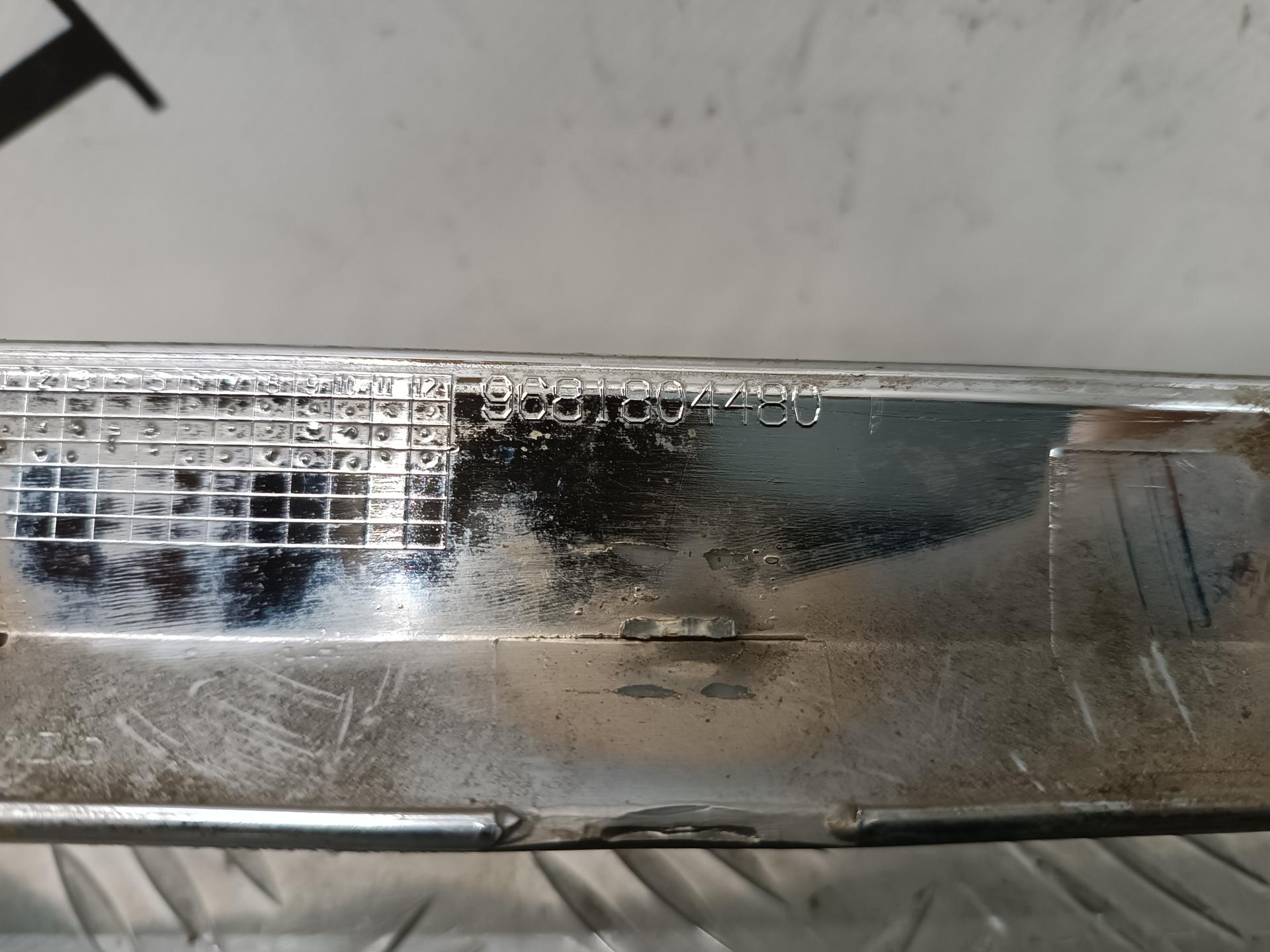 Накладка декоративная (молдинг) задней правой двери Citroen C5 1 купить в России