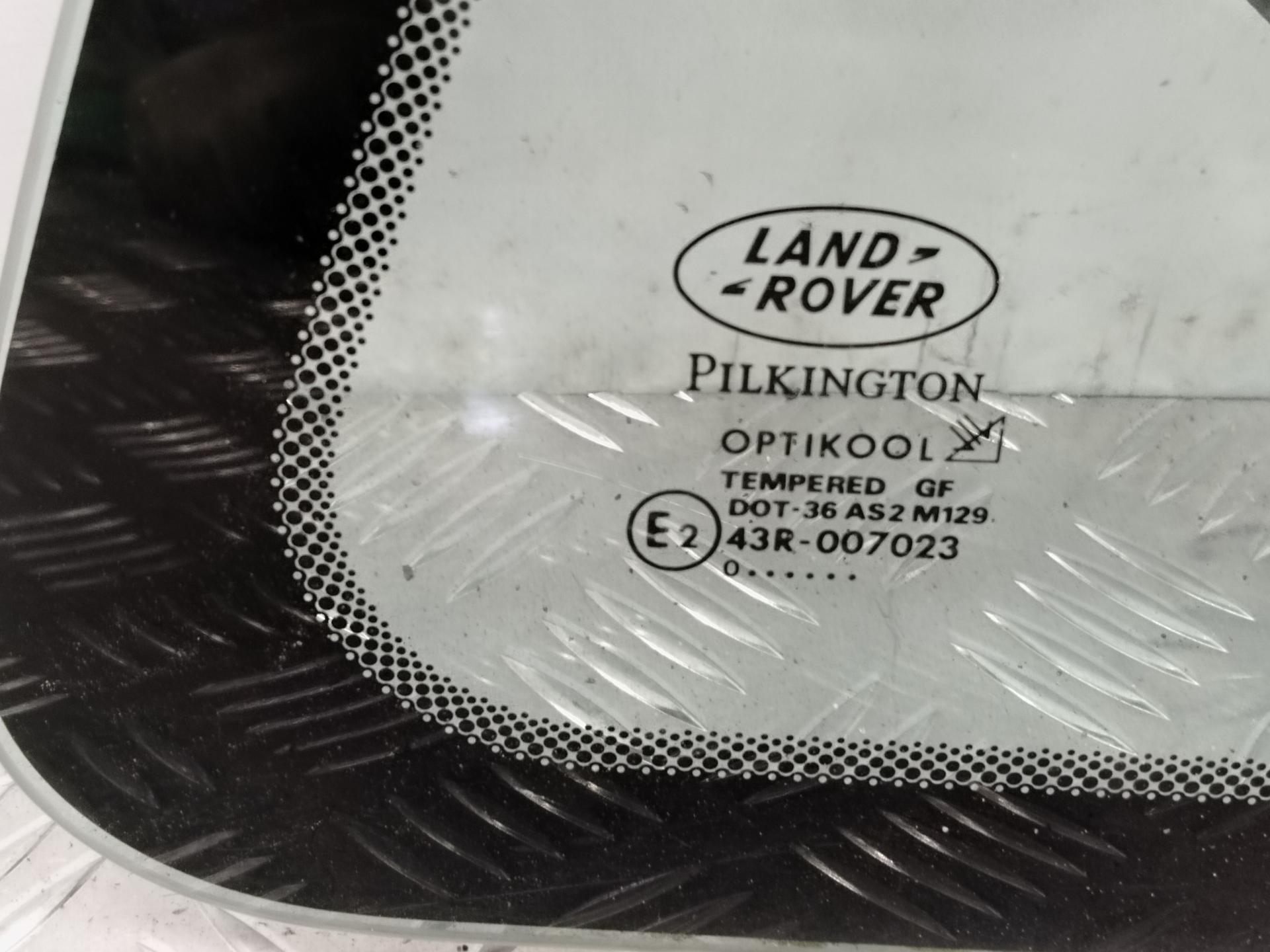 Стекло кузовное переднее правое Land Rover Freelander 1 купить в Беларуси