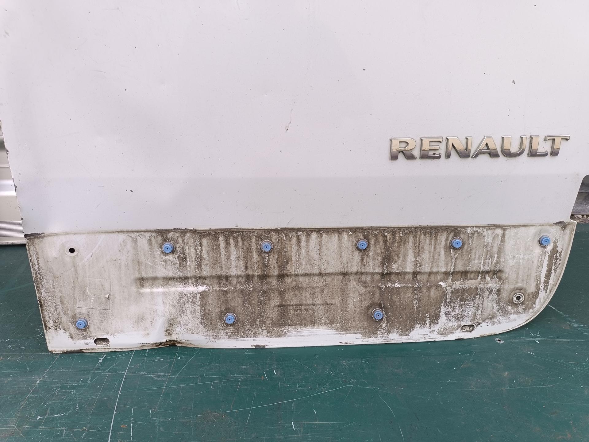 Дверь распашная задняя правая Renault Master 2 купить в России