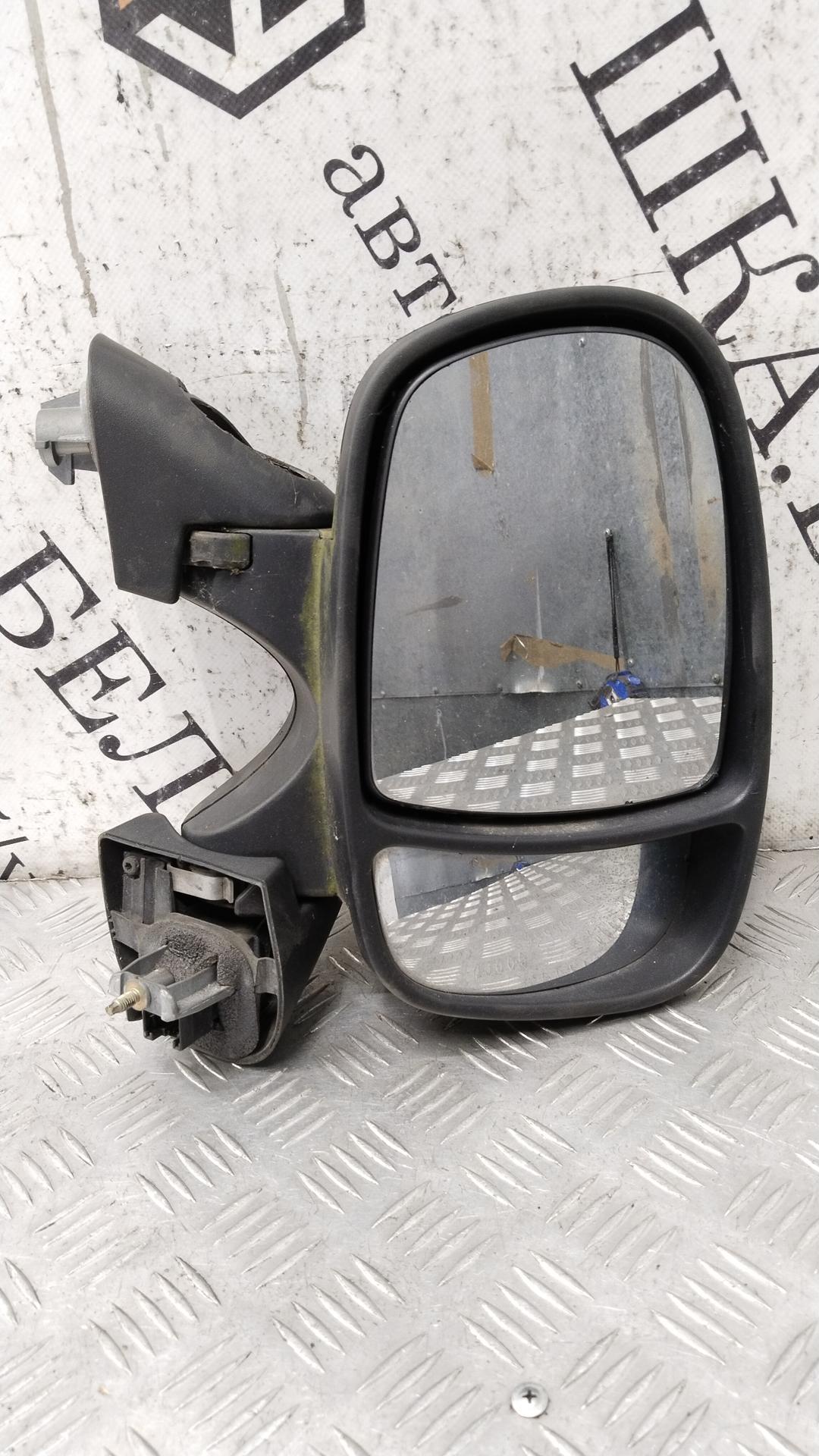 Зеркало боковое правое Renault Trafic 2 купить в России