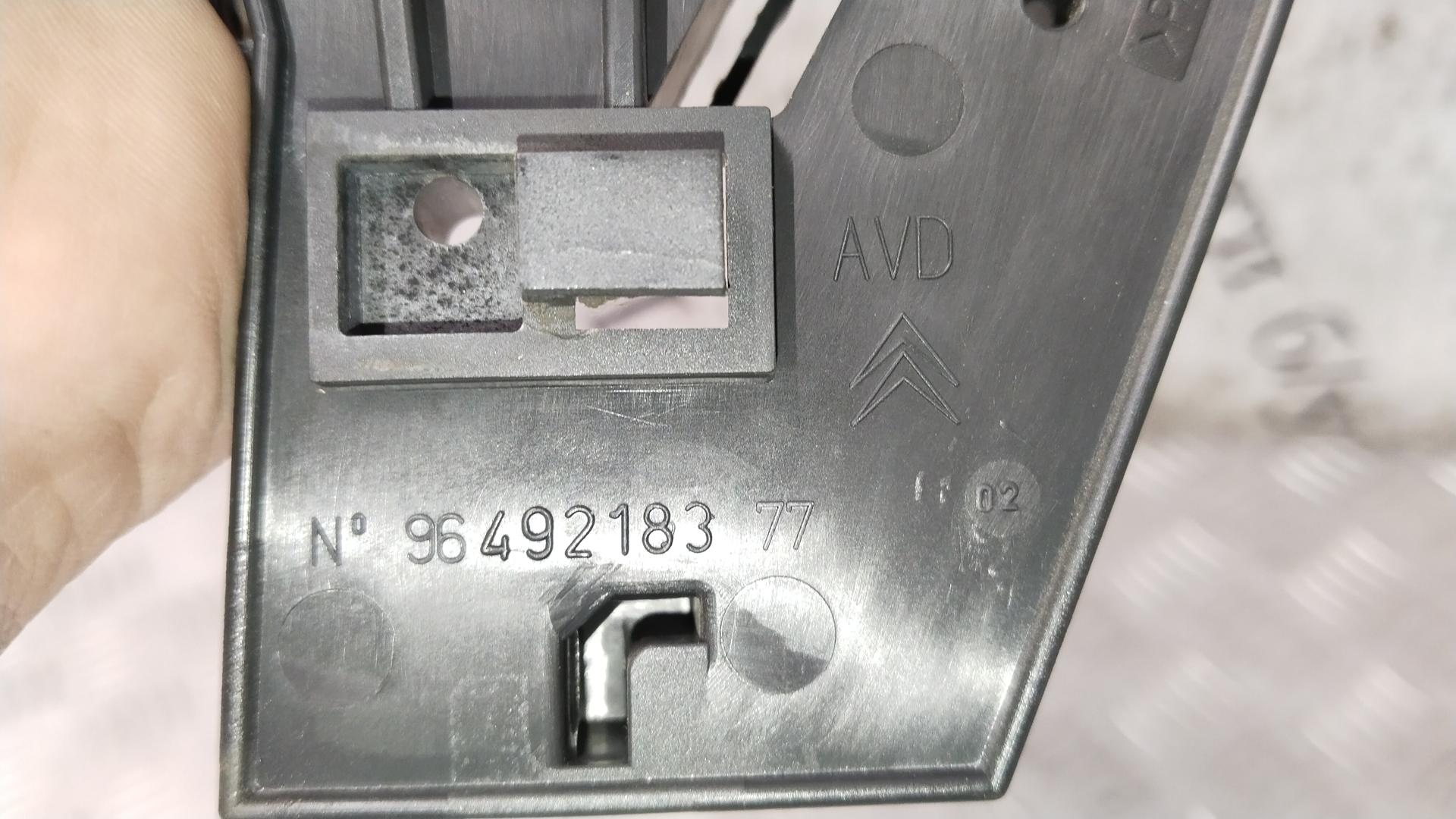 Ручка двери внутренняя передняя правая Citroen C5 1 купить в России