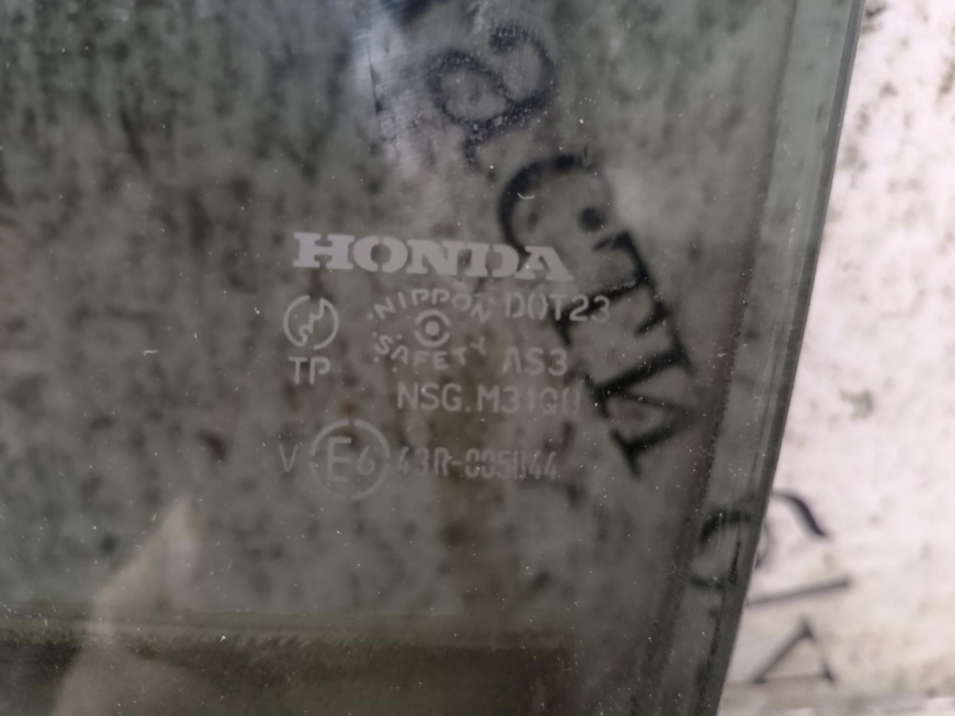 Стекло двери задней правой Honda FR-V (BE1) купить в России