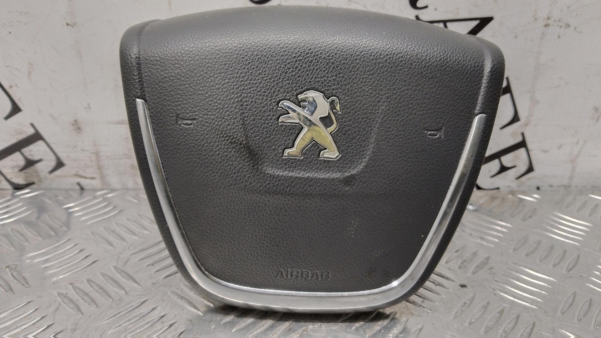 Подушка безопасности в рулевое колесо Peugeot 508 купить в России