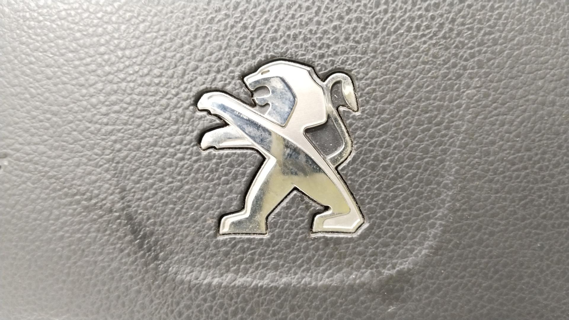 Подушка безопасности в рулевое колесо Peugeot 508 купить в России