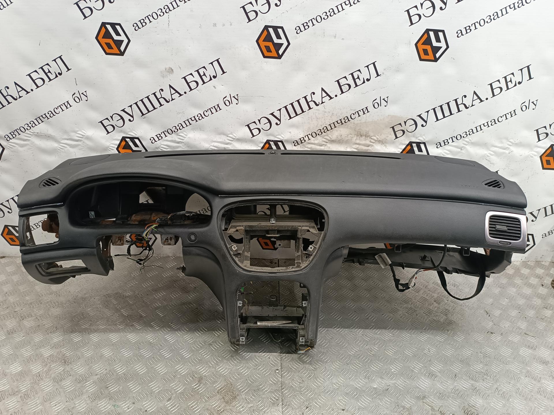 Торпедо (панель передняя) Peugeot 607 купить в России