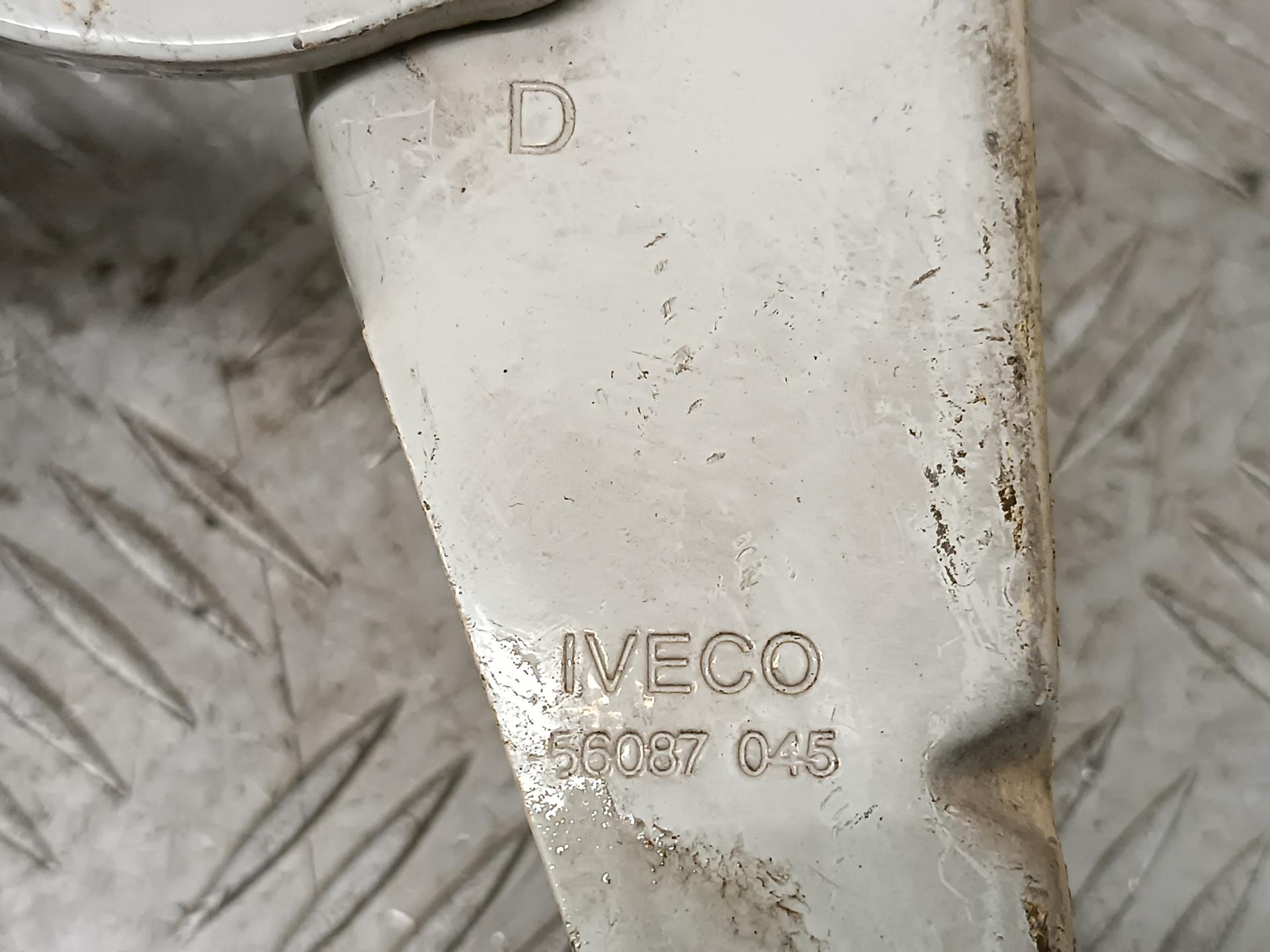 Петля капота правая Iveco Daily 3 купить в России