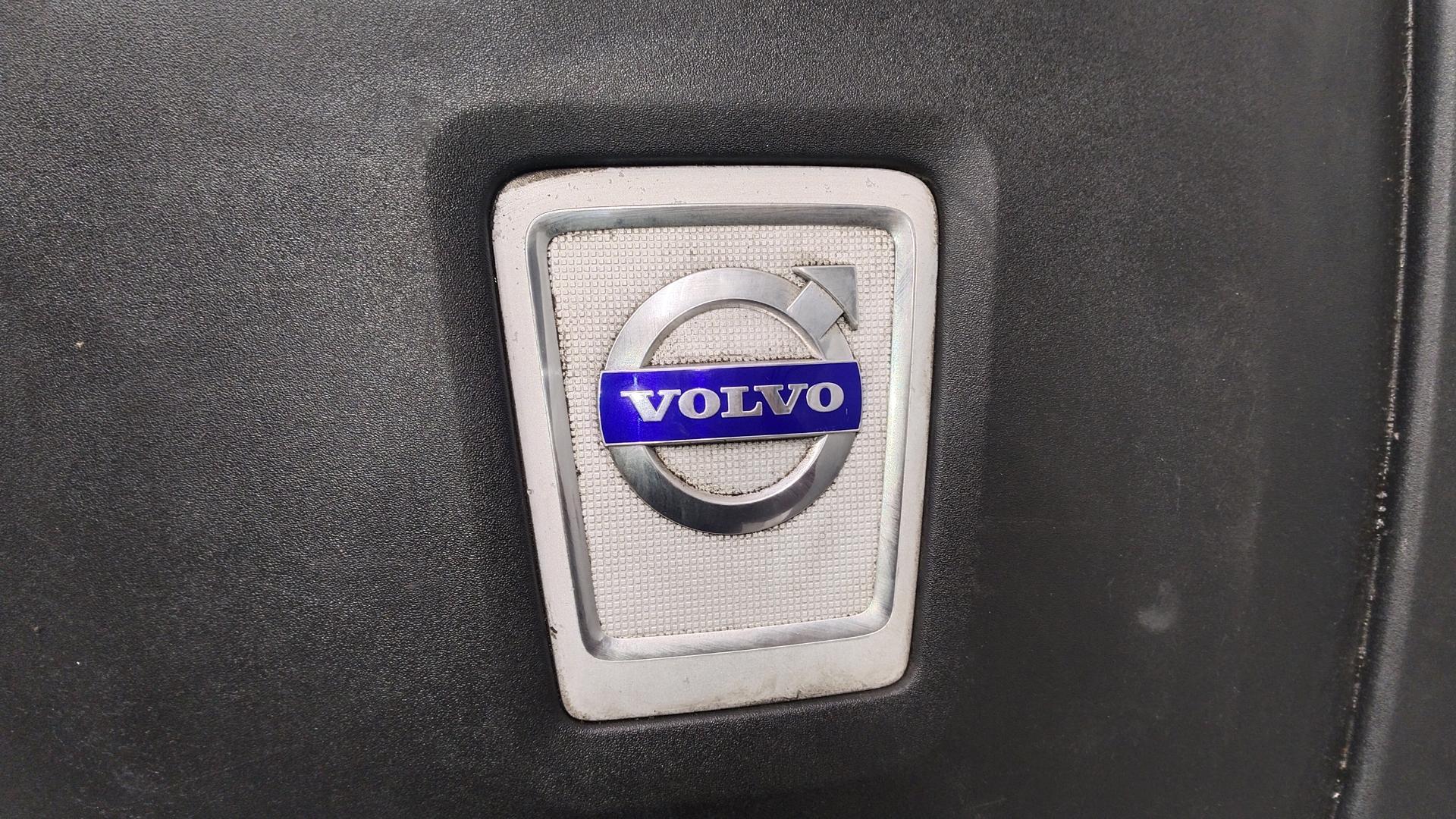 Накладка декоративная двигателя Volvo V60 1 купить в Беларуси