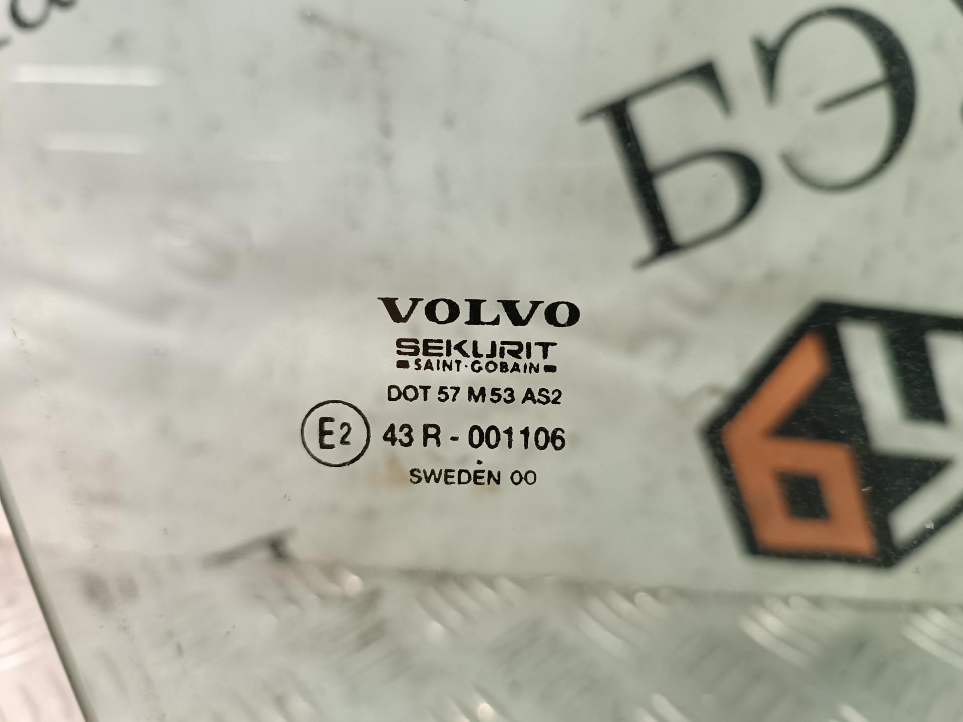 Стекло двери передней правой Volvo S80 1 купить в Беларуси