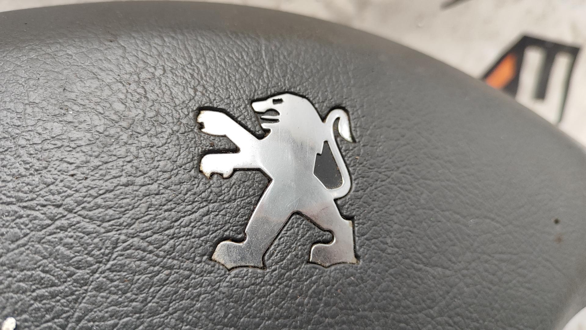 Подушка безопасности в рулевое колесо Peugeot 3008 купить в Беларуси
