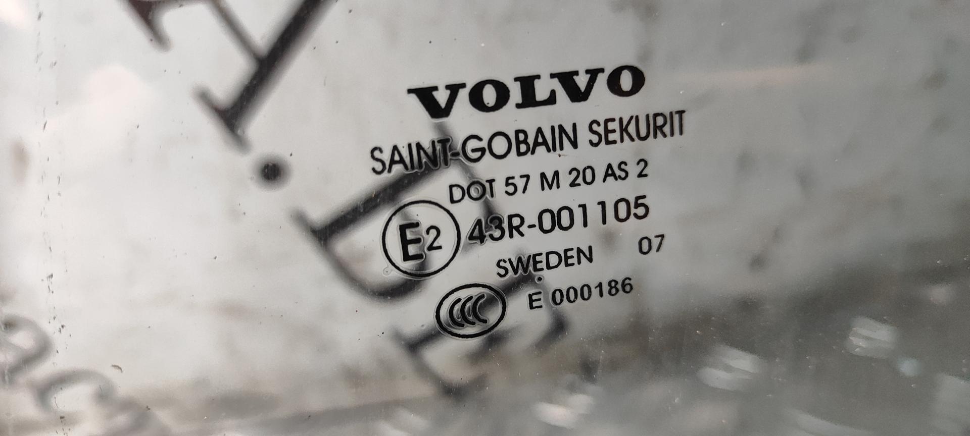 Стекло двери задней левой Volvo V70 2 купить в России
