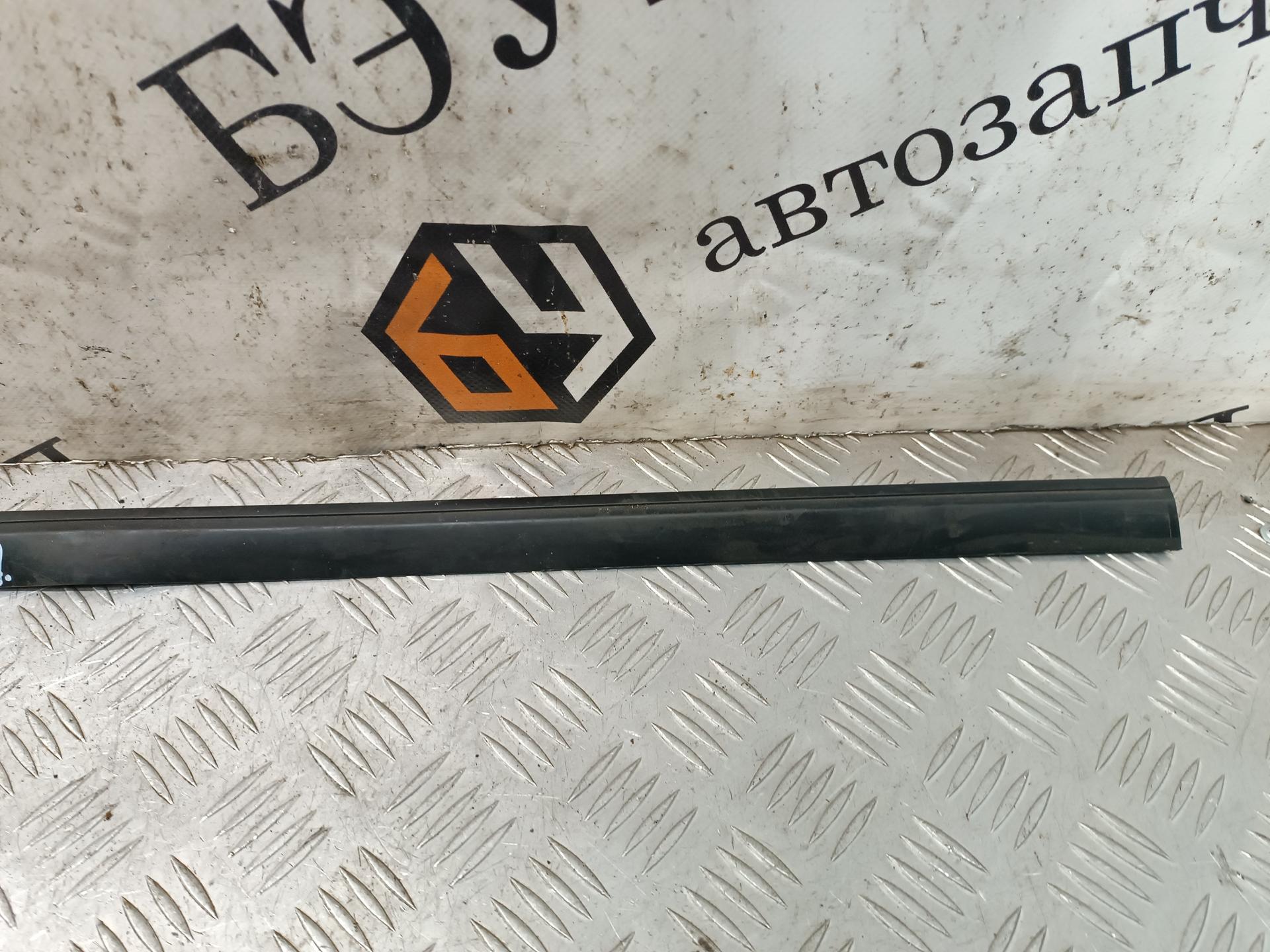 Накладка декоративная (молдинг) стекла двери передней правой Citroen C4 1 купить в Беларуси