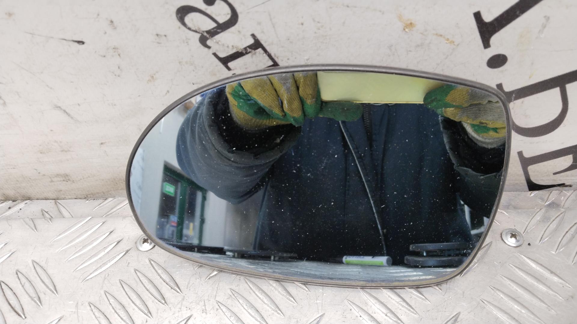 Стекло зеркала левого Citroen C5 1 купить в России