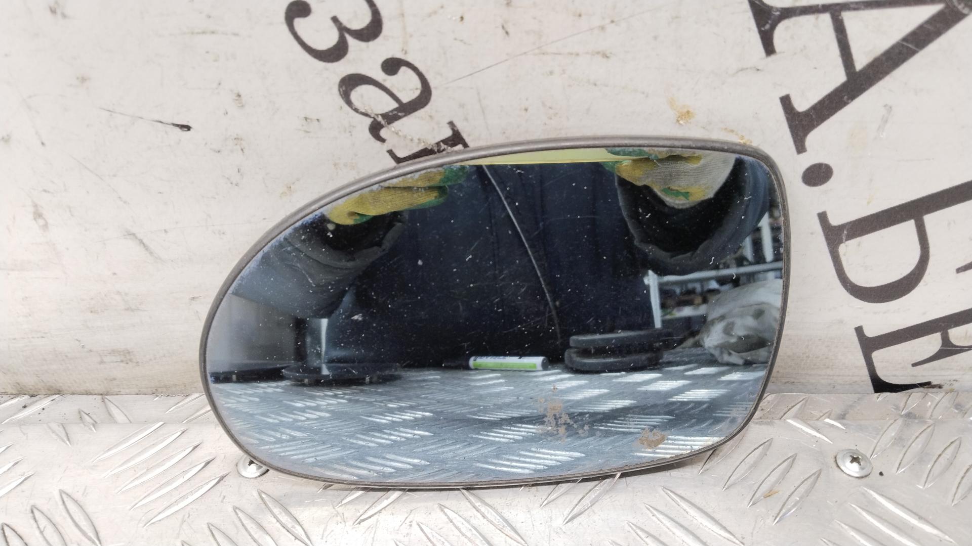 Стекло зеркала левого Citroen C5 1 купить в Беларуси