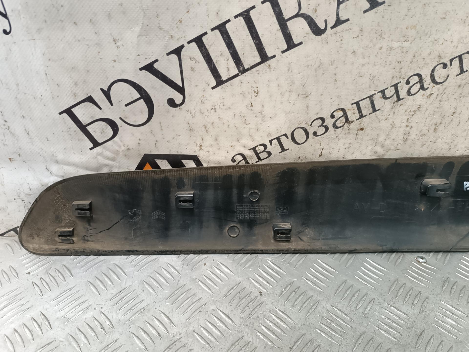 Накладка декоративная (молдинг) передней правой двери Fiat Doblo 1 (223) купить в России