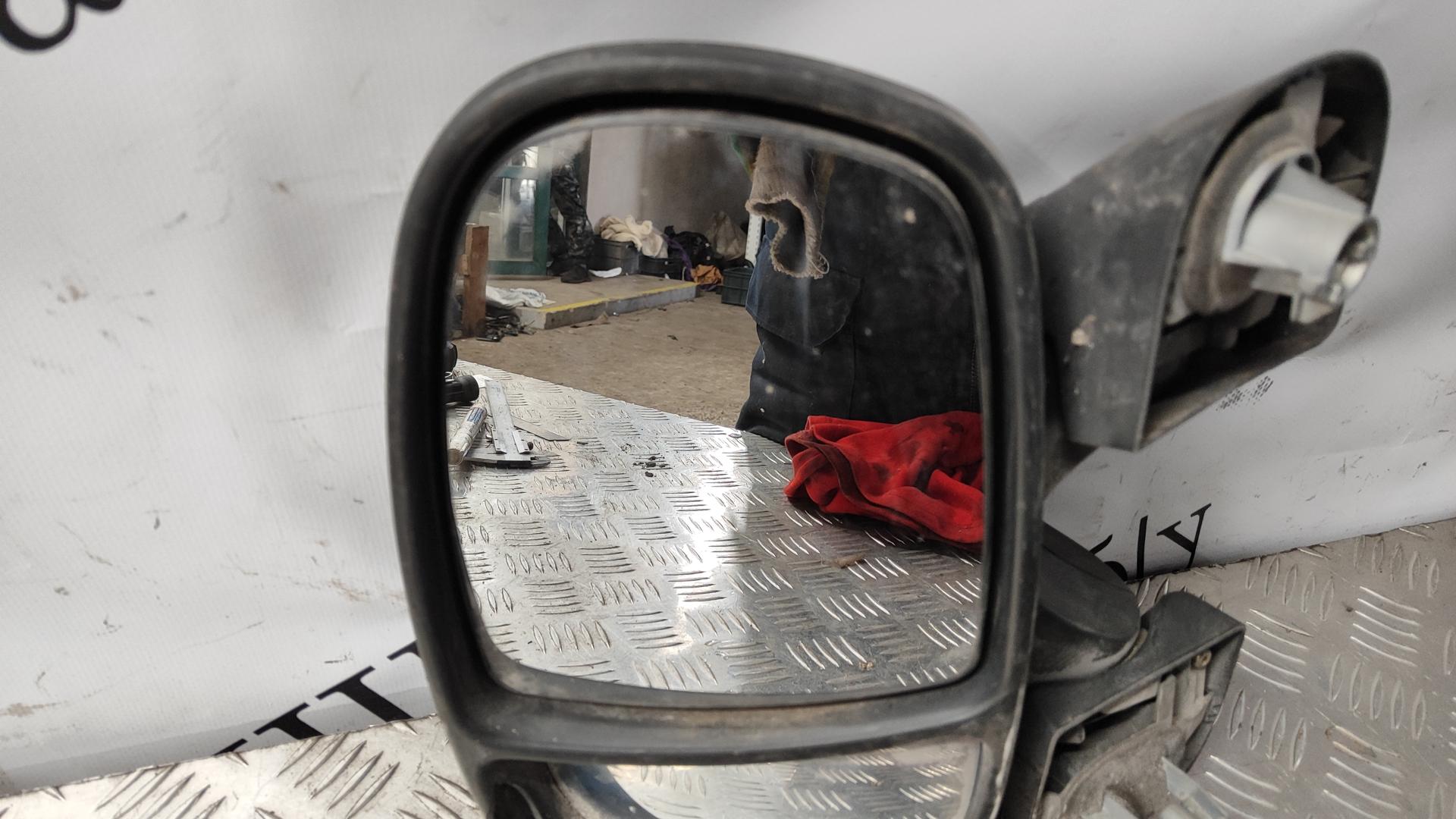 Зеркало боковое левое Renault Trafic 2 купить в России