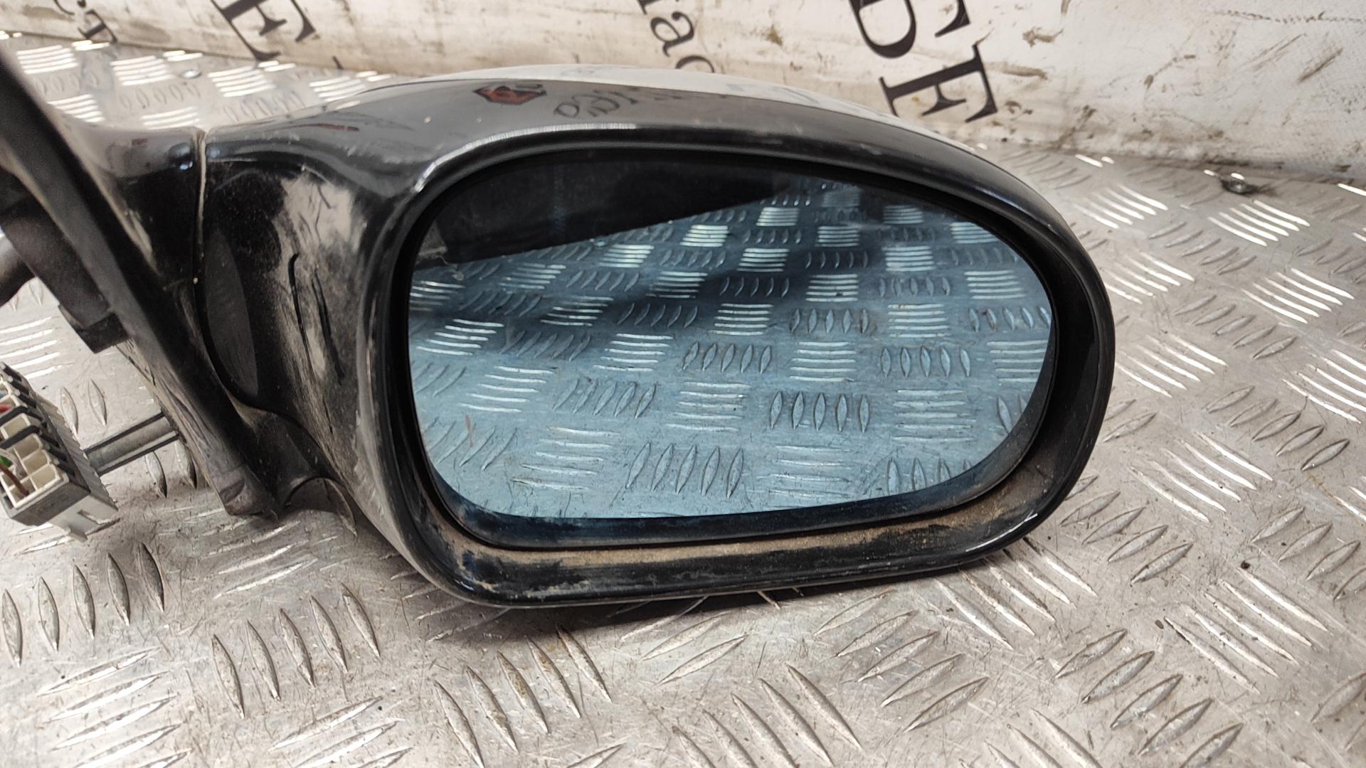 Зеркало боковое правое Peugeot 406 купить в России