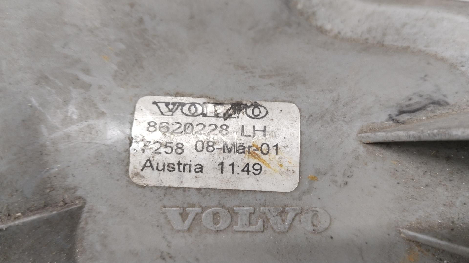 Фара противотуманная левая Volvo V70 2 купить в России
