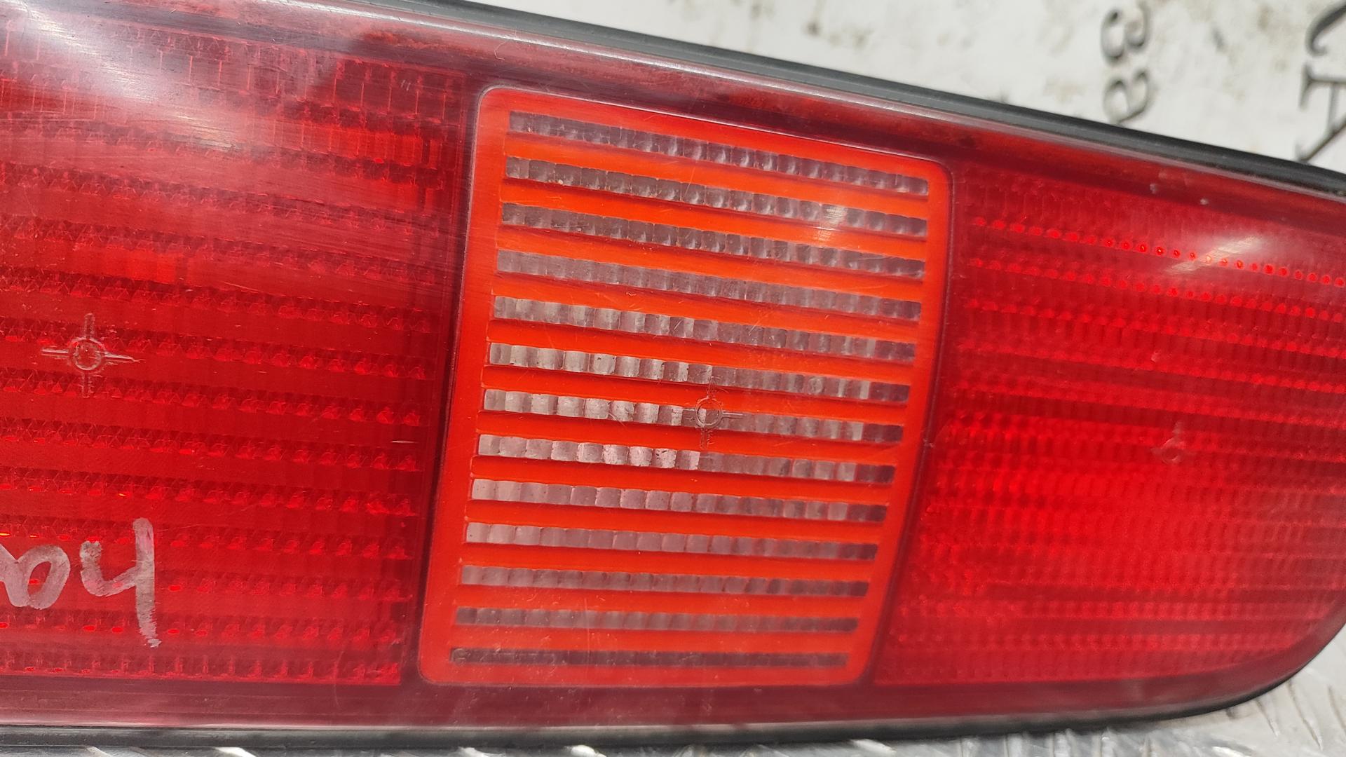 Фонарь крышки багажника правый Renault Safrane купить в России