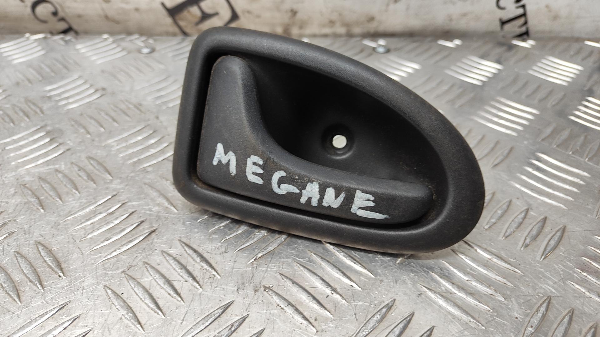 Ручка двери внутренняя передняя левая Renault Megane 2 купить в Беларуси