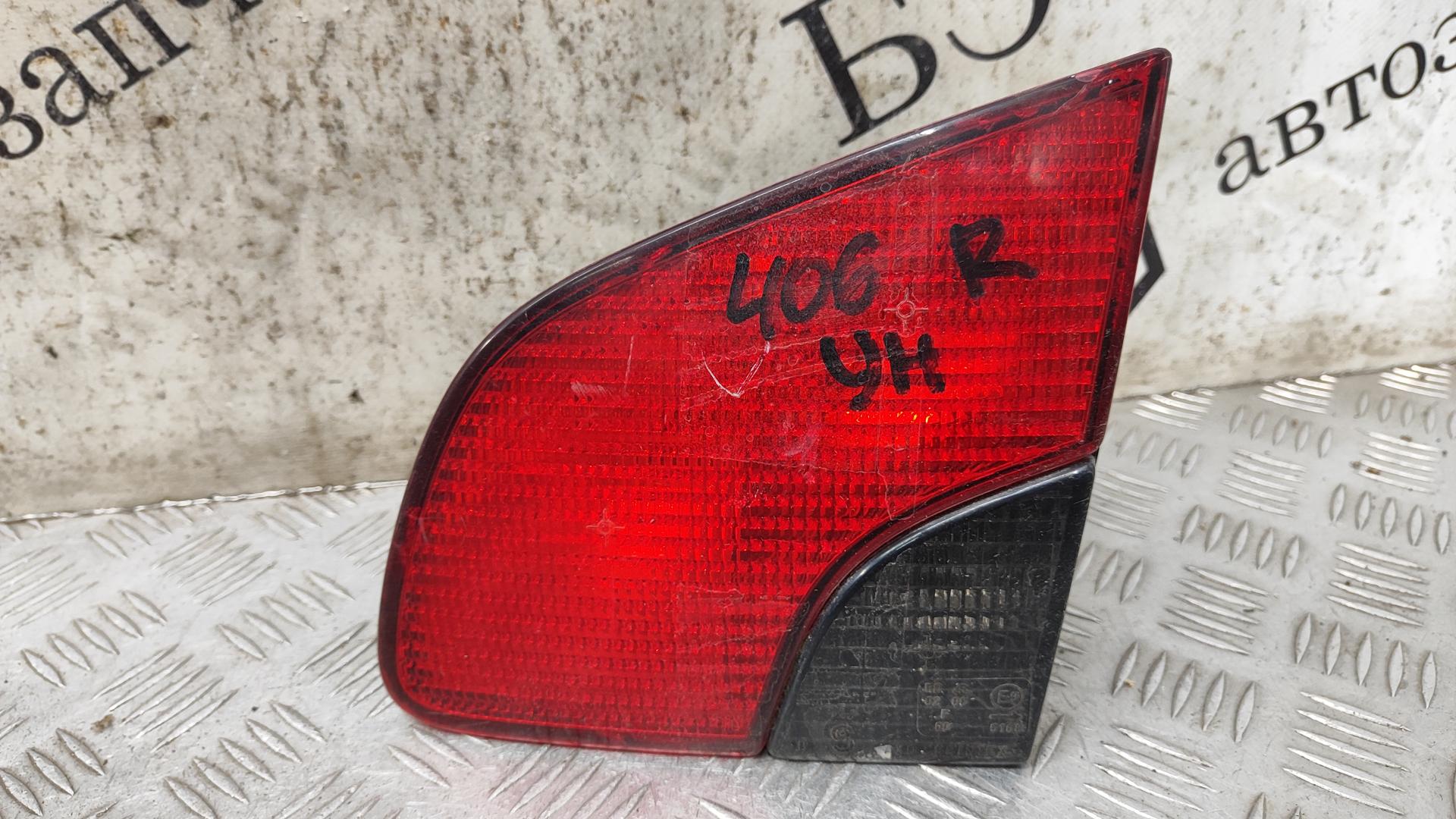 Фонарь крышки багажника правый Peugeot 406 купить в Беларуси