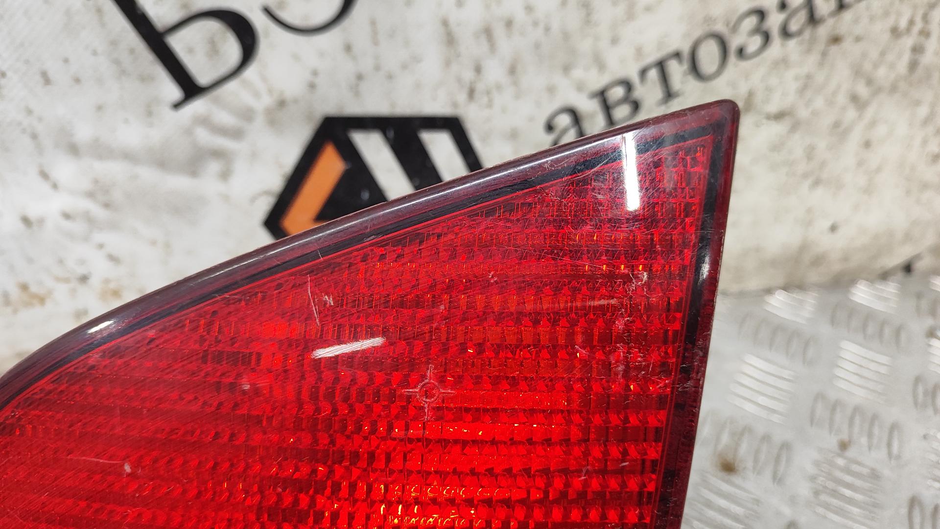 Фонарь крышки багажника правый Peugeot 406 купить в России