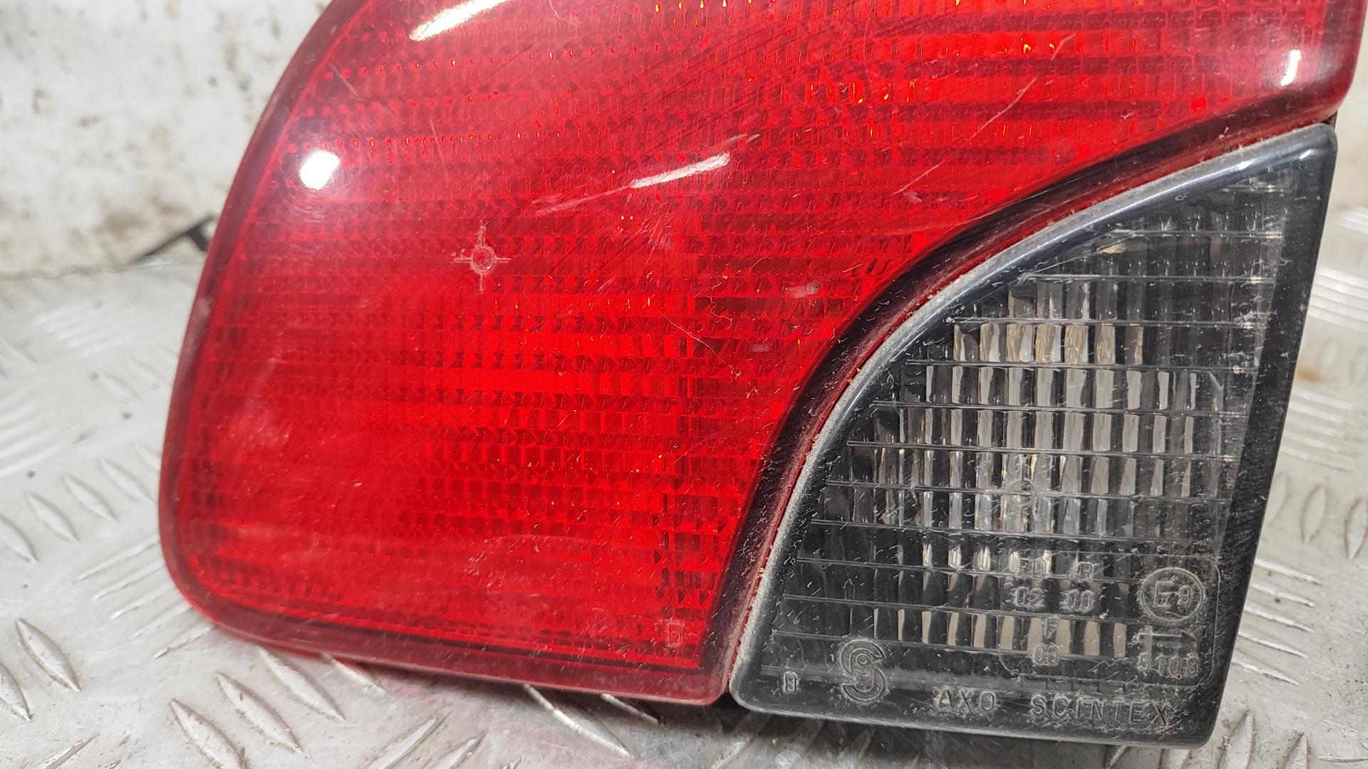 Фонарь крышки багажника правый Peugeot 406 купить в Беларуси