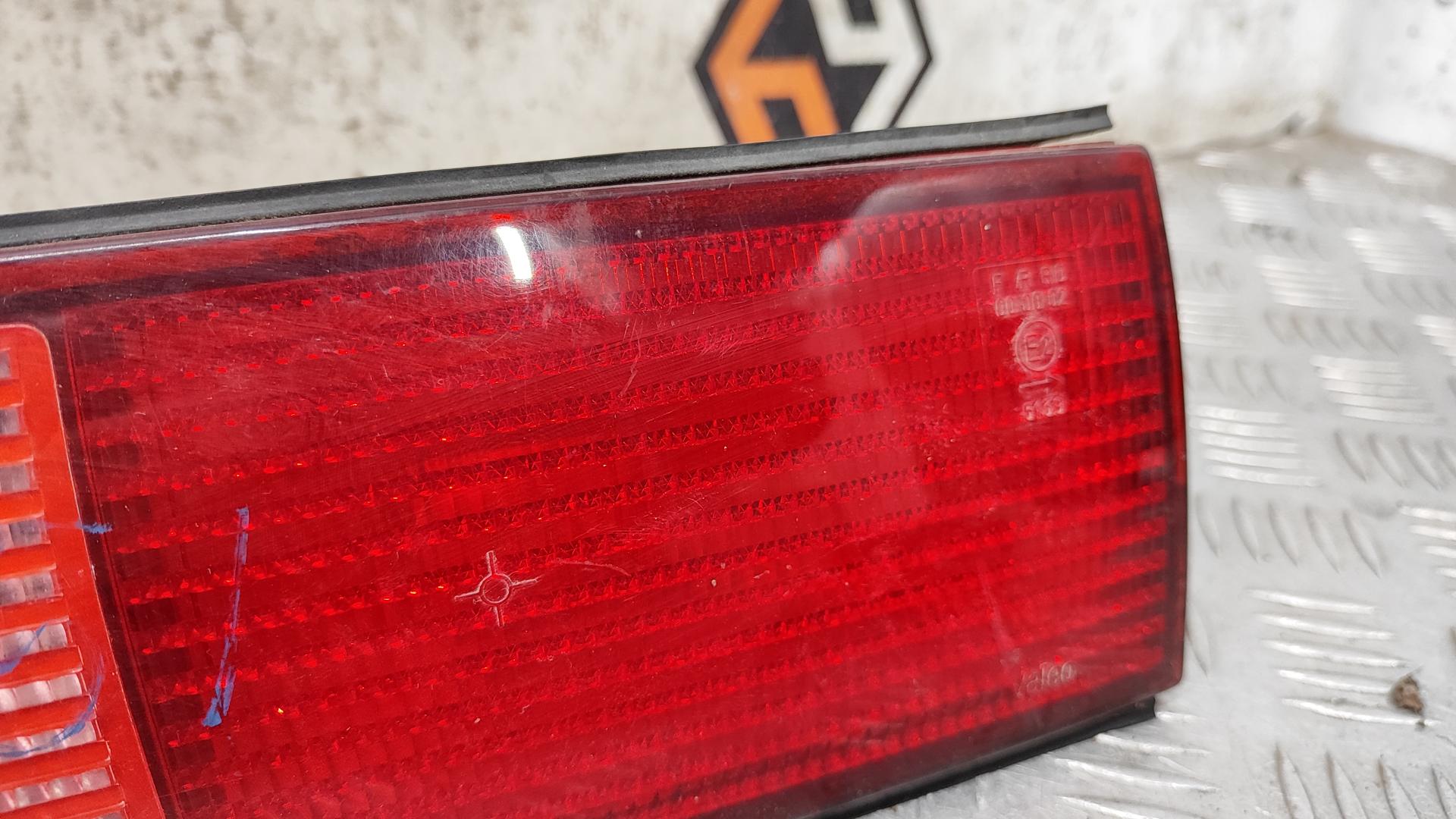 Фонарь крышки багажника правый Renault Safrane купить в Беларуси