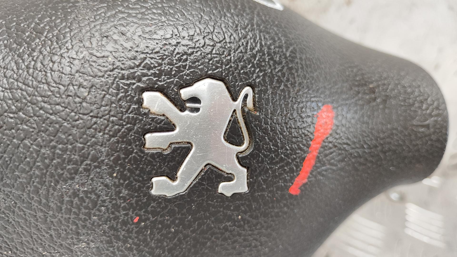 Подушка безопасности в рулевое колесо Peugeot 206 купить в России