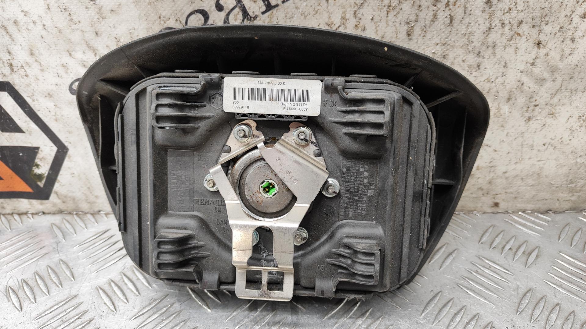 Подушка безопасности в рулевое колесо Renault Trafic 2 купить в России