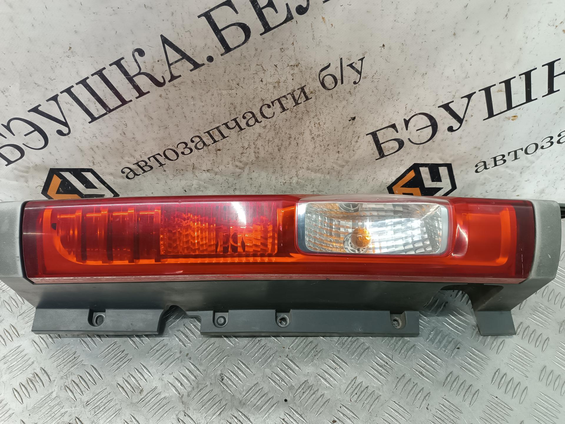 Фонарь задний правый Opel Vivaro A купить в России