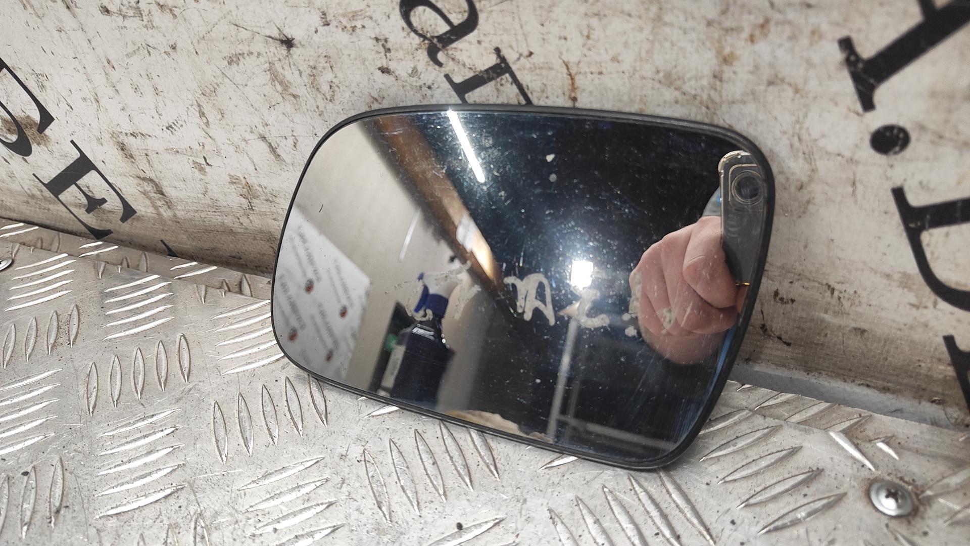 Стекло зеркала левого Peugeot 307 купить в Беларуси