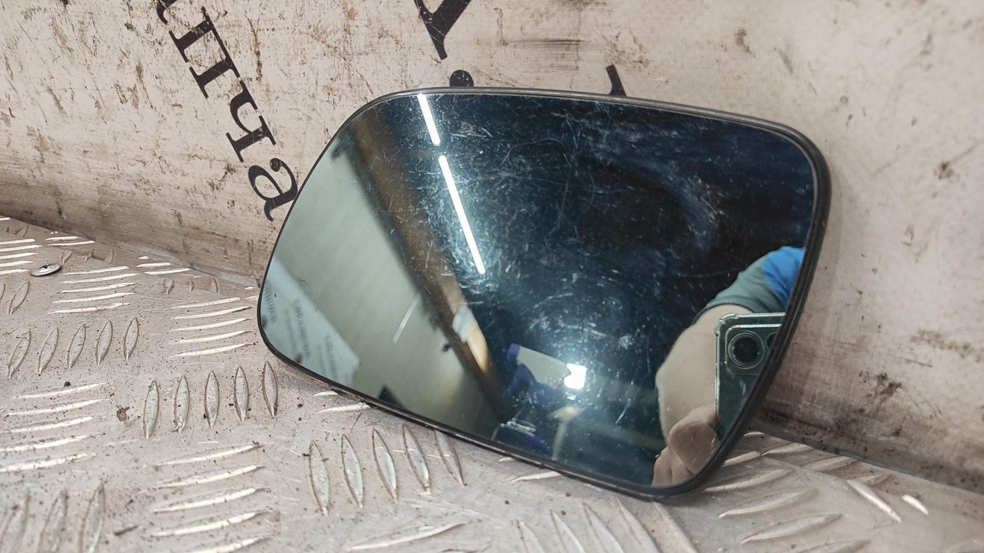 Стекло зеркала левого Peugeot 407 купить в России